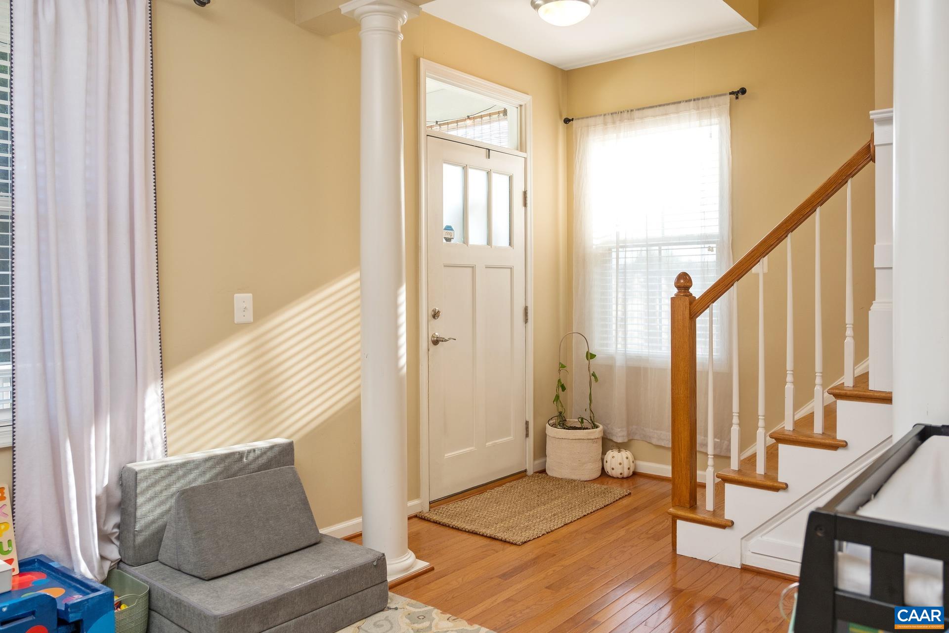 737 COUNTRY GREEN RD