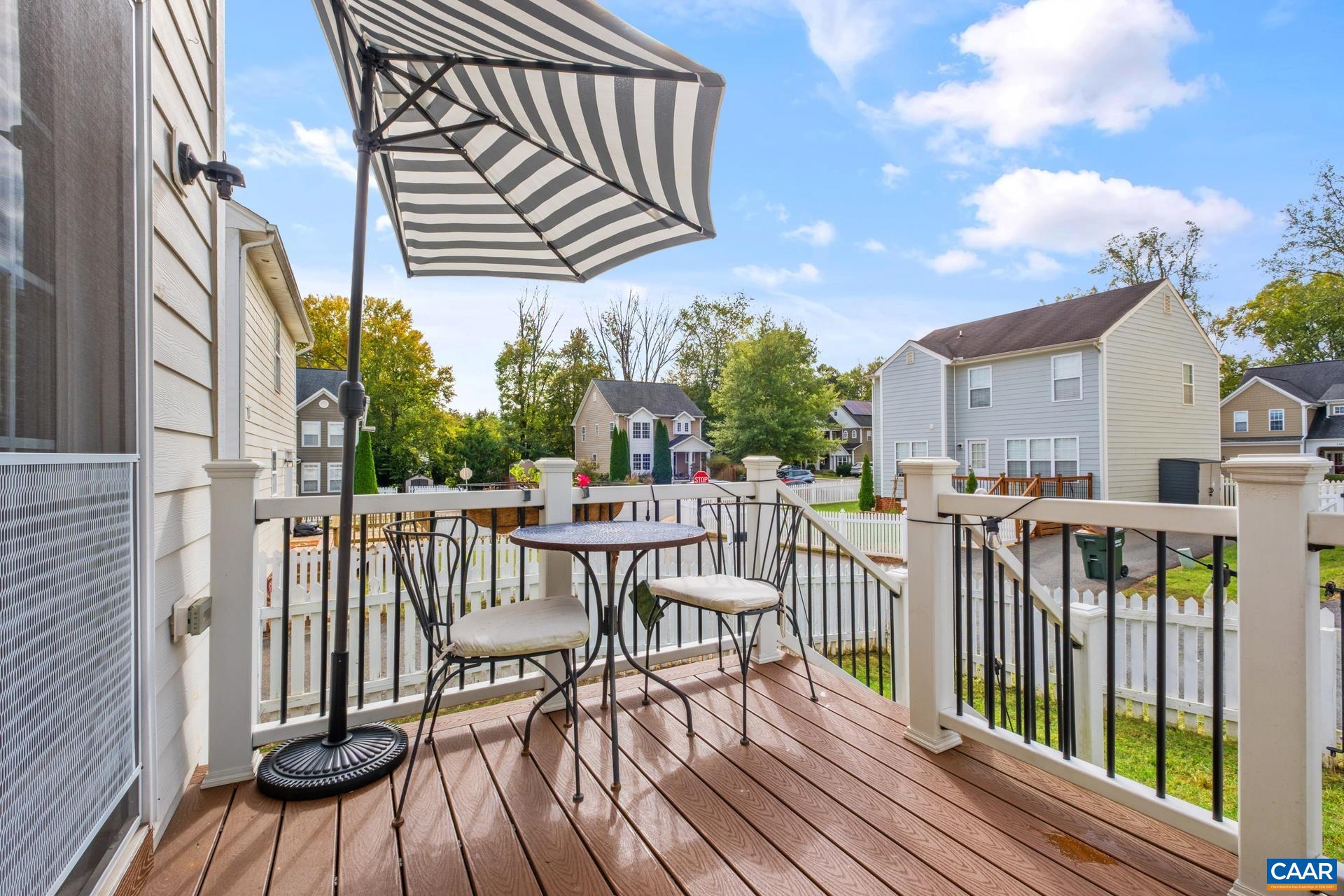 737 COUNTRY GREEN RD