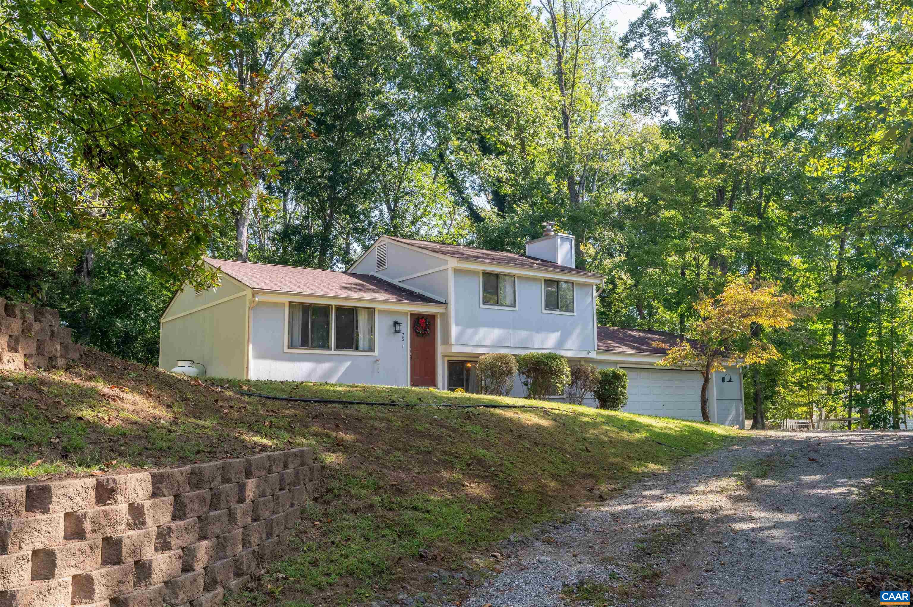 75 LUMBER LN