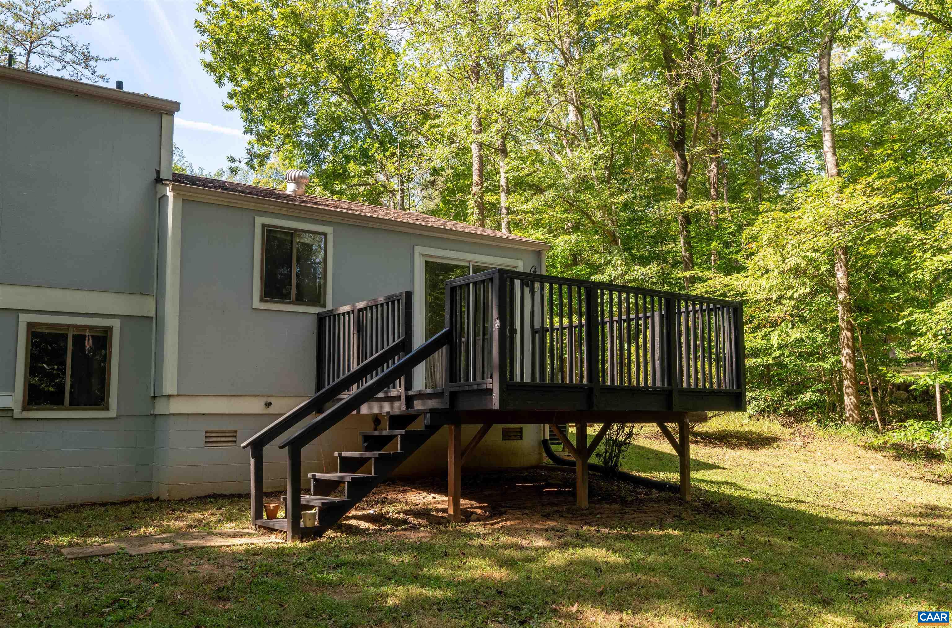 75 LUMBER LN