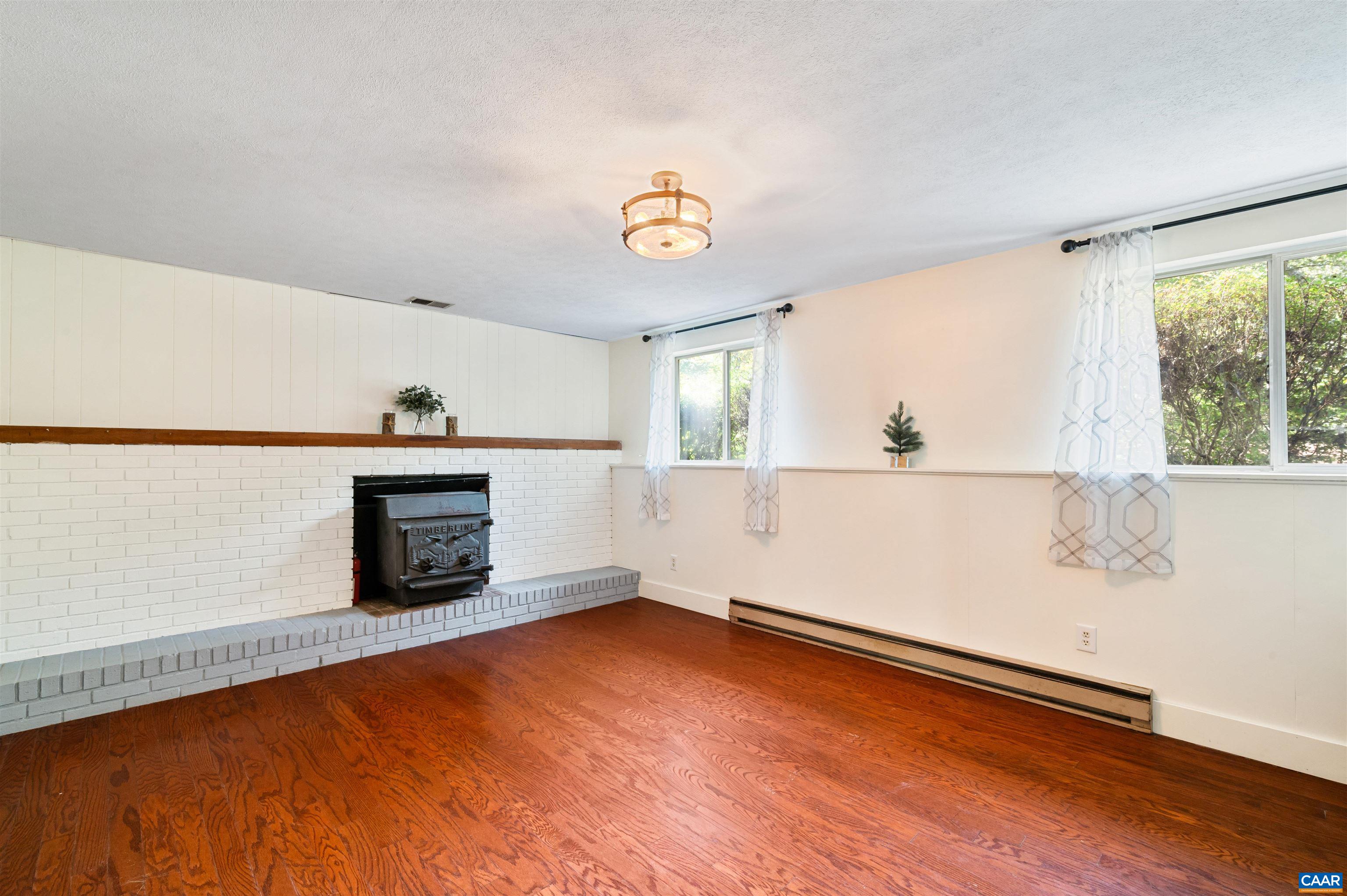 75 LUMBER LN