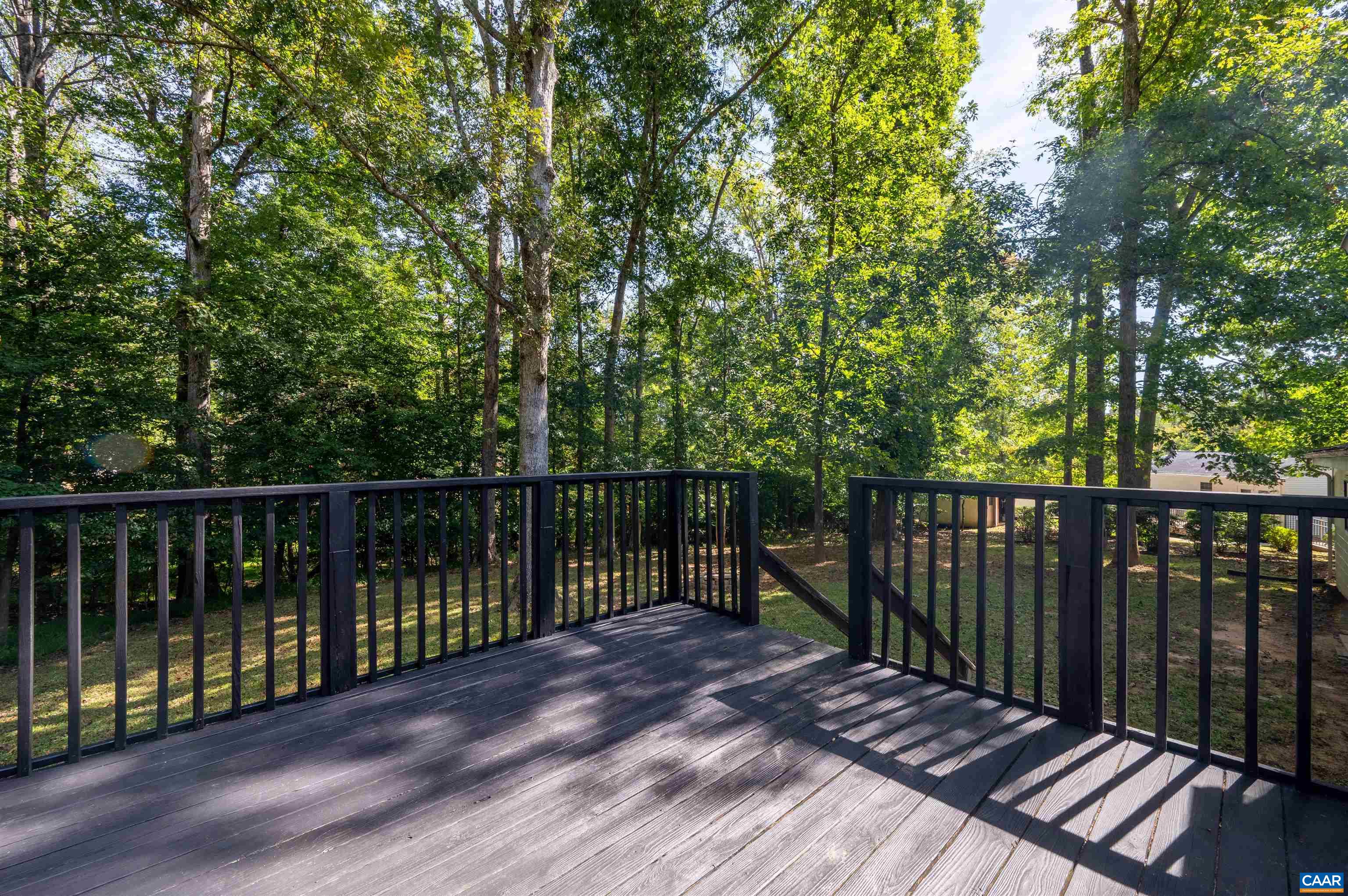 75 LUMBER LN
