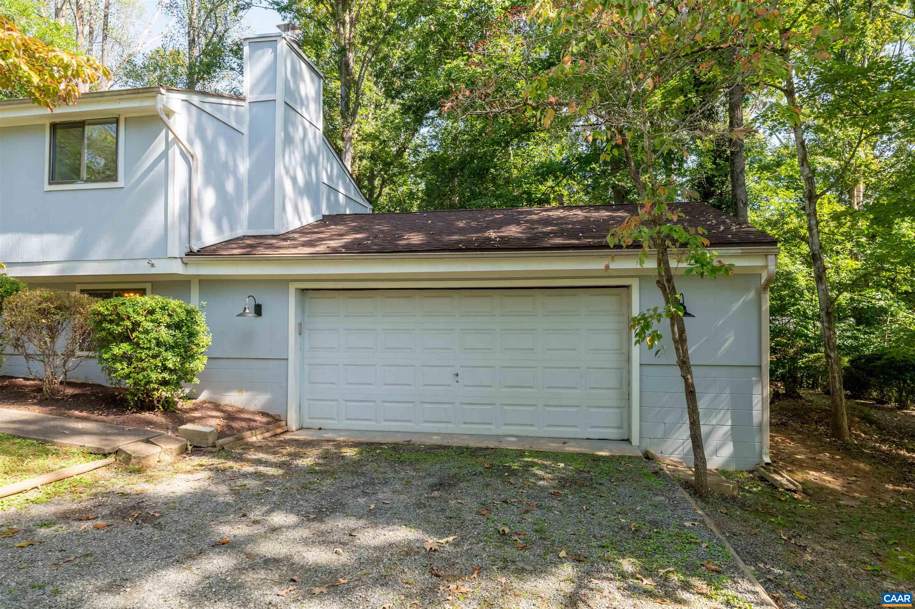 75 LUMBER LN