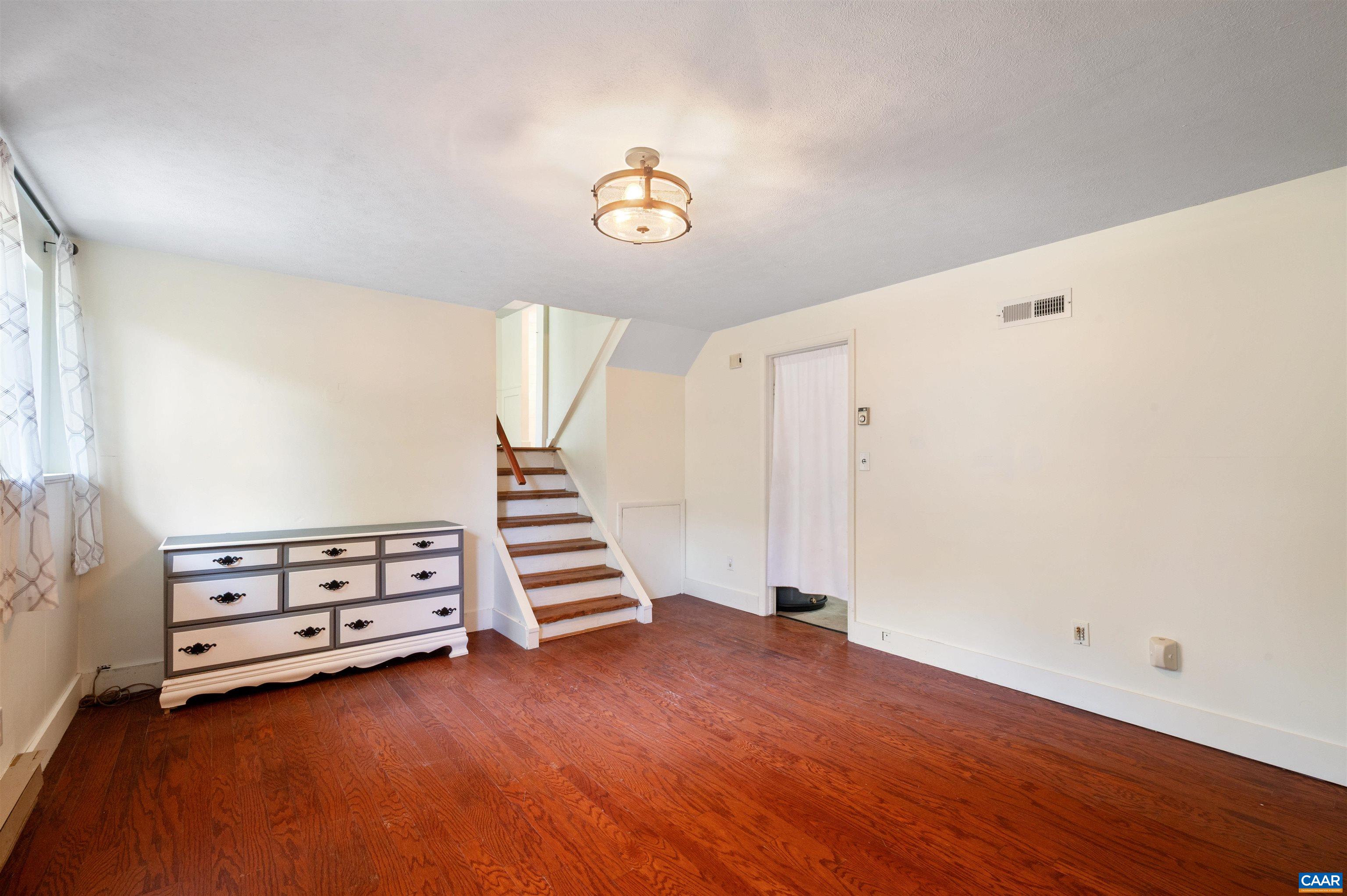75 LUMBER LN