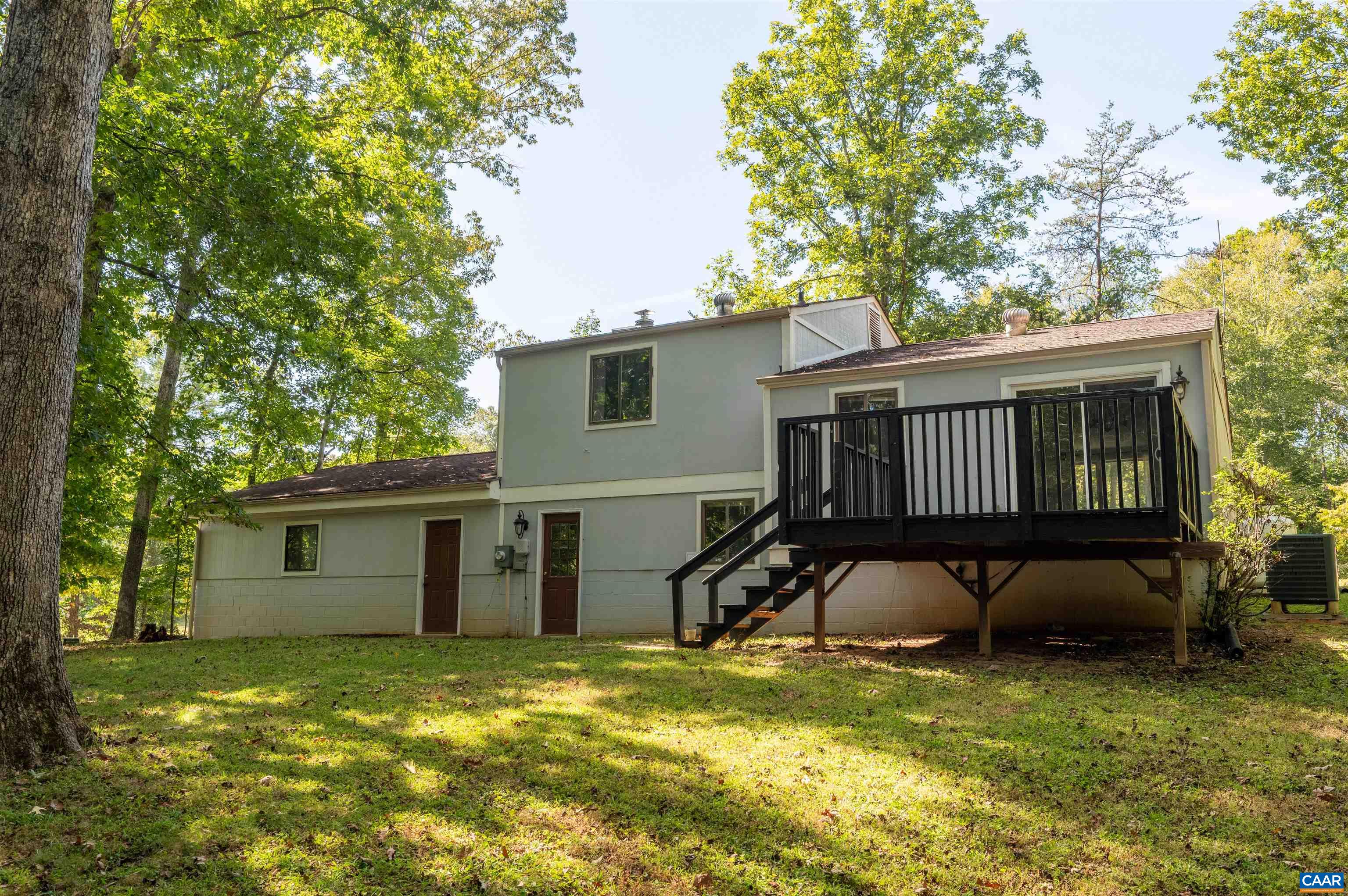 75 LUMBER LN