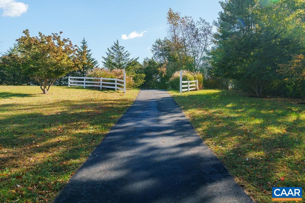 5858 ADVANCE MILLS RD