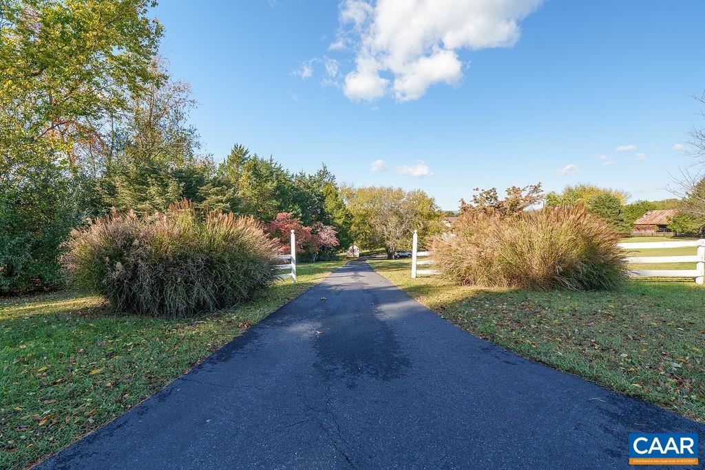 5858 ADVANCE MILLS RD