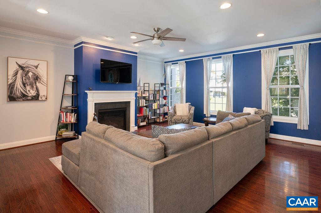 2146 AVINITY LOOP