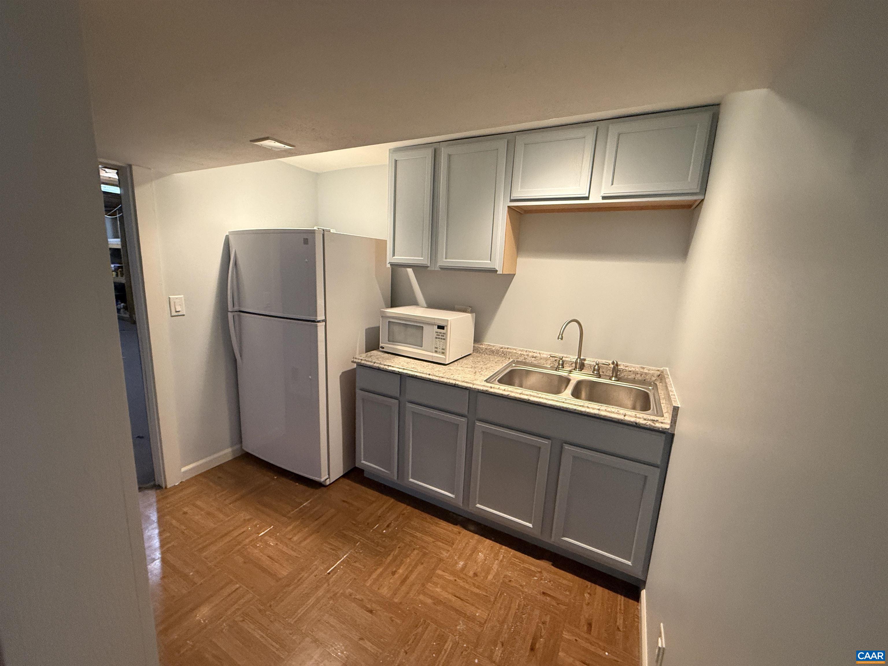 705 HIGHLAND AVE