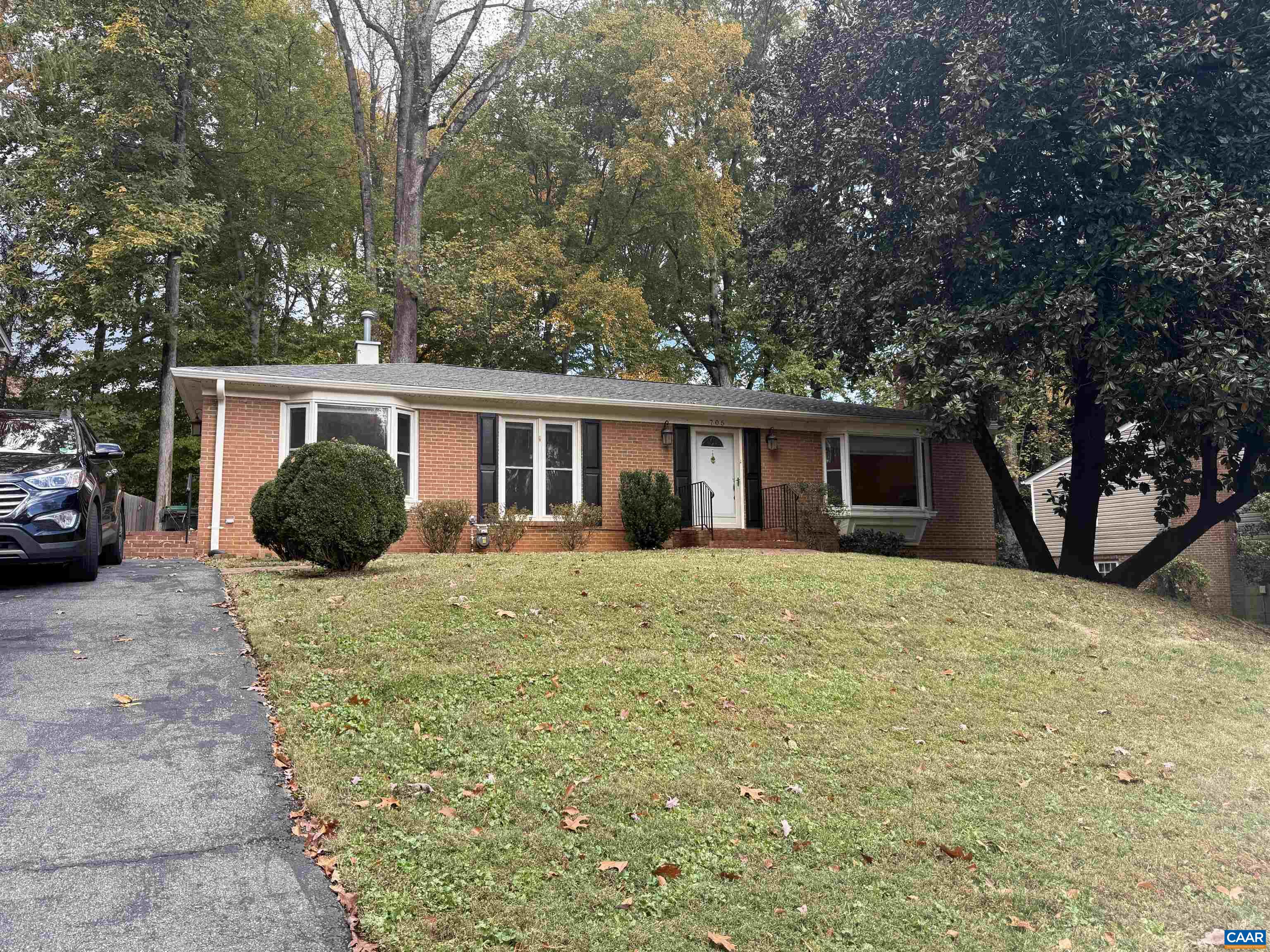 705 HIGHLAND AVE