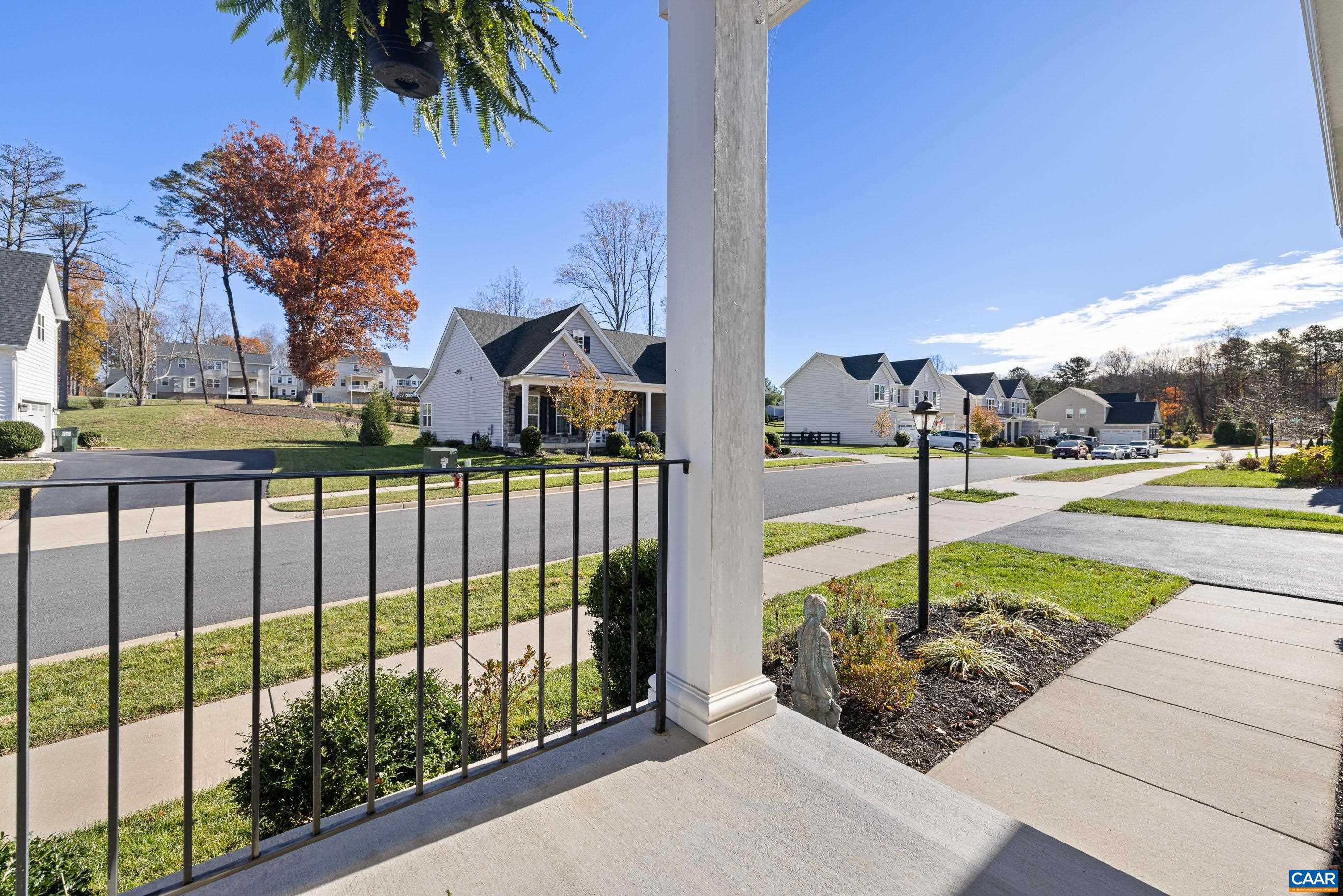 5227 SPARROW HILL LN