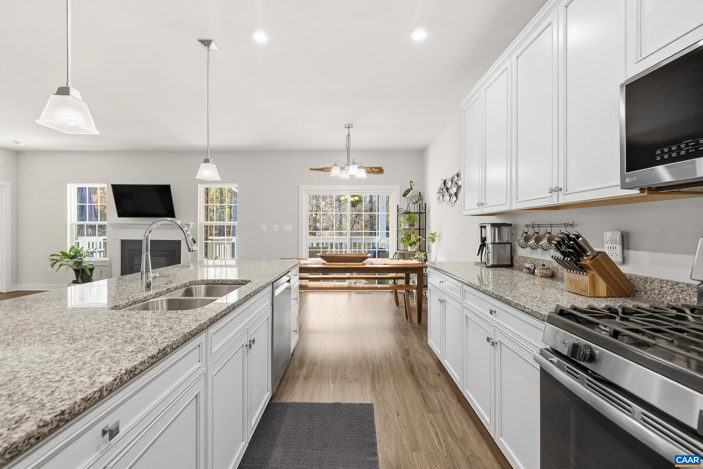 5227 SPARROW HILL LN