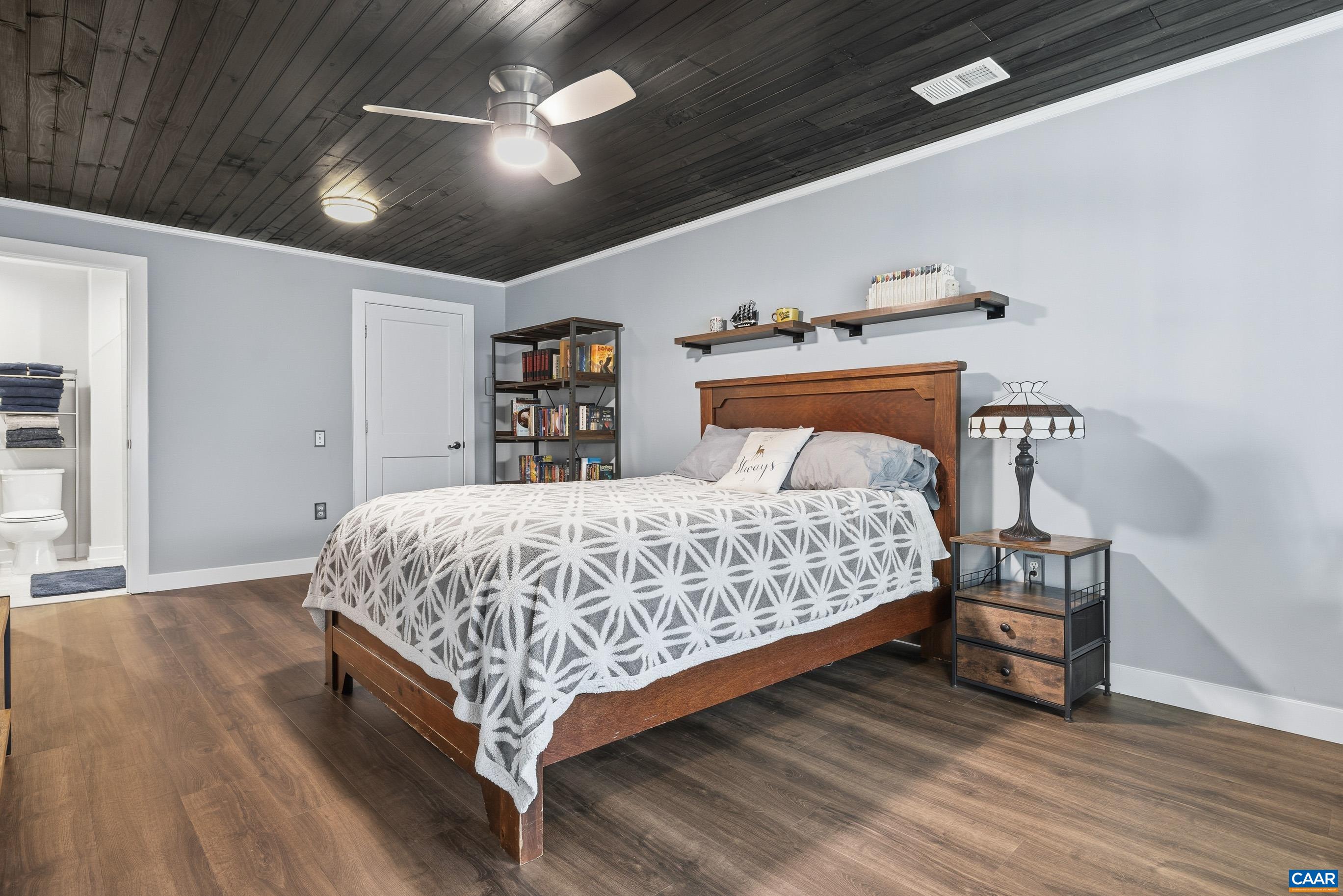 5227 SPARROW HILL LN