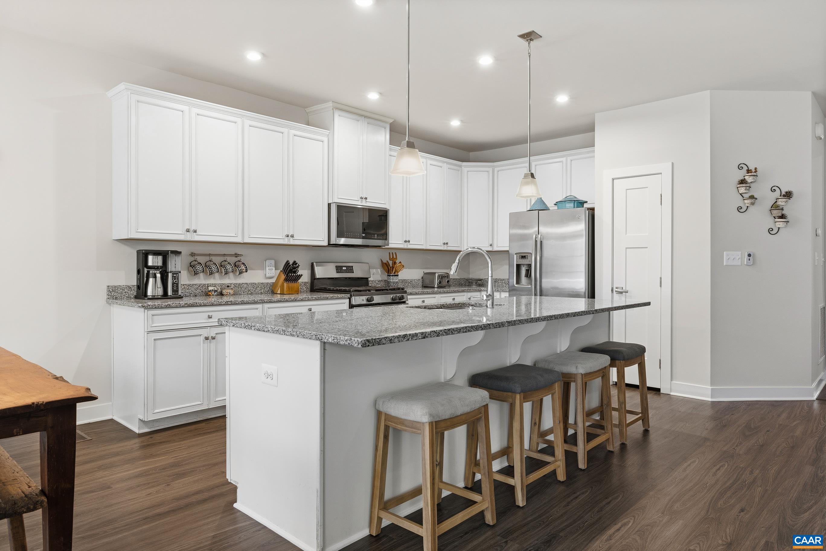 5227 SPARROW HILL LN