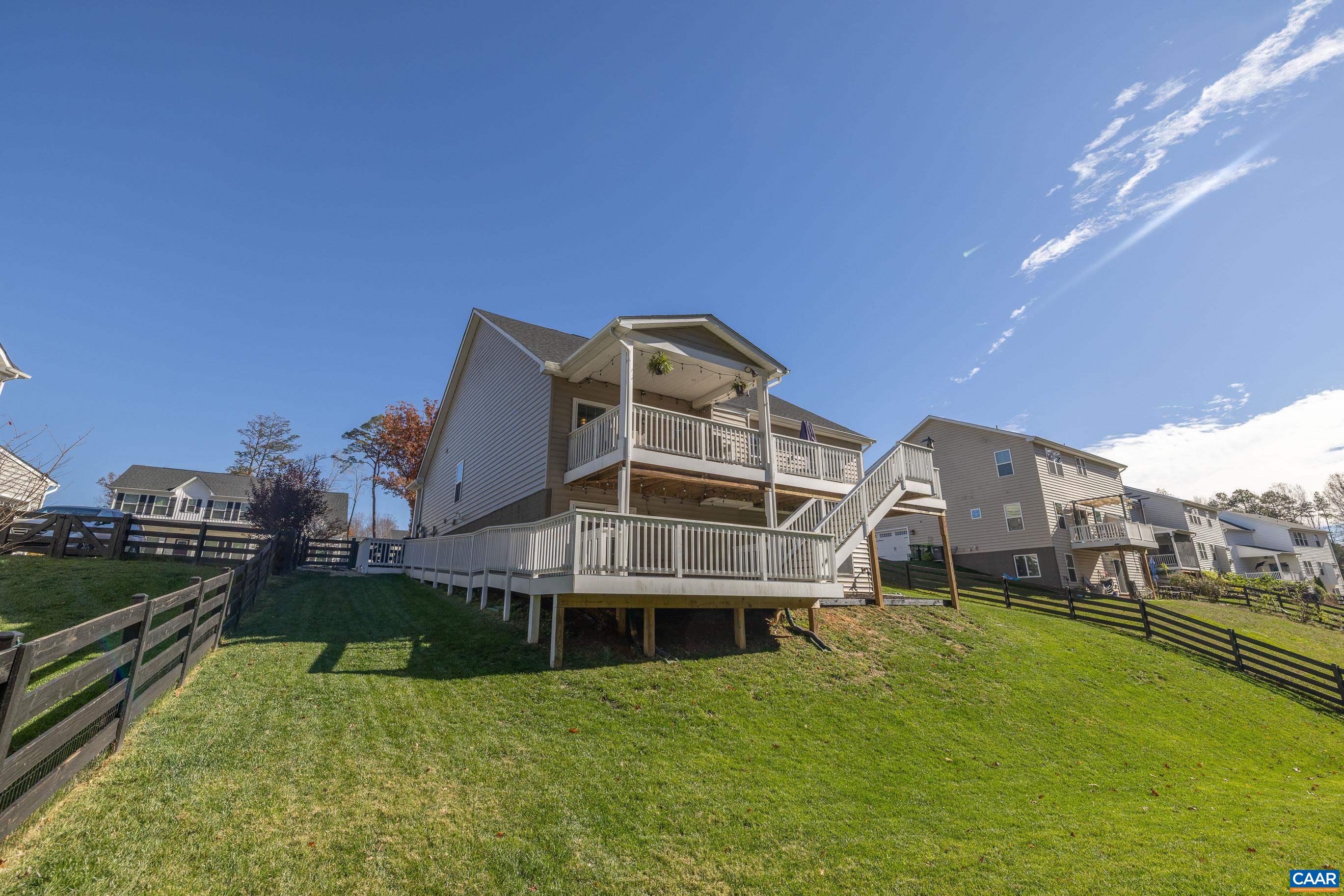 5227 SPARROW HILL LN