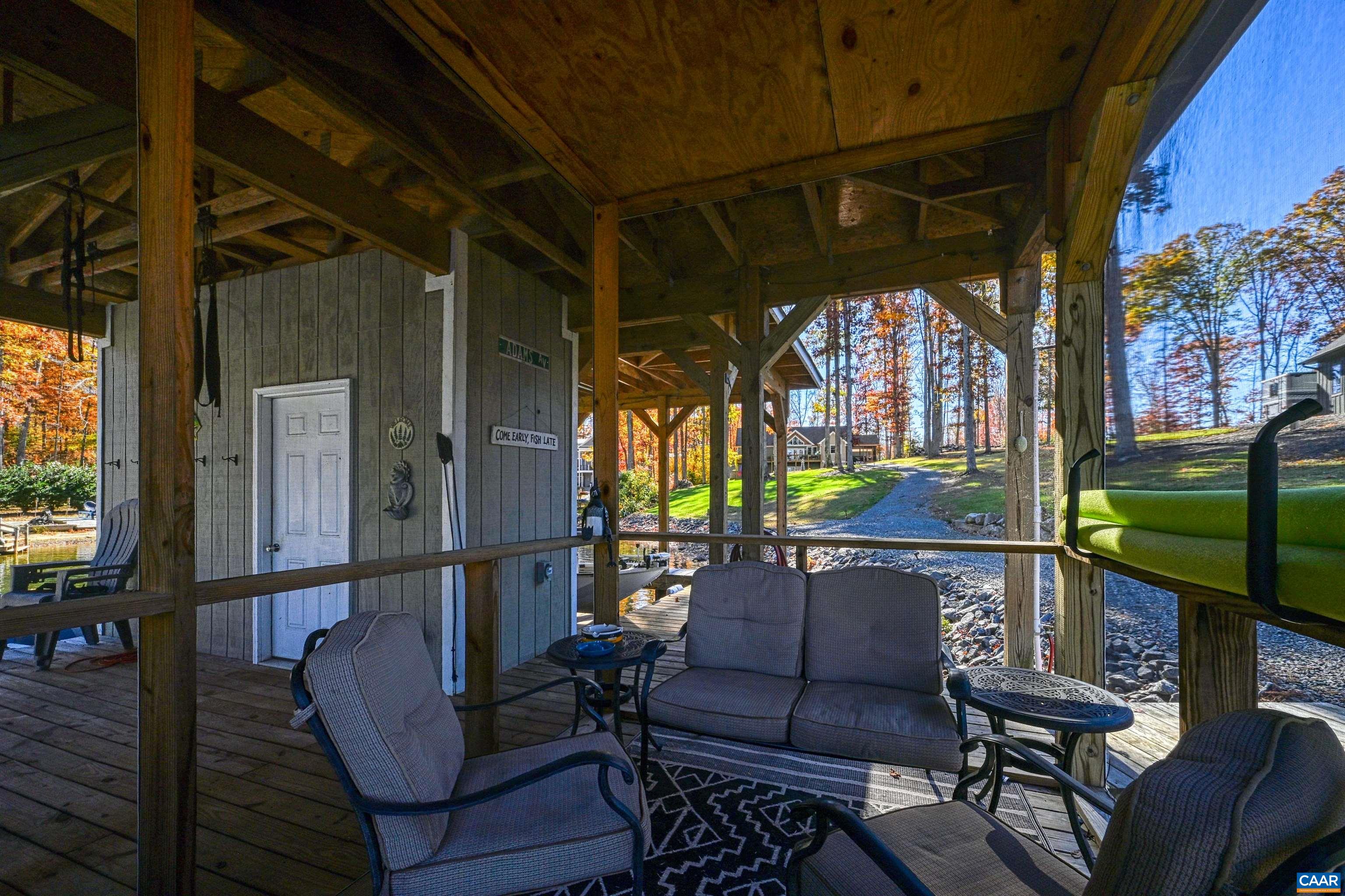 15 WOLFTRAP CT