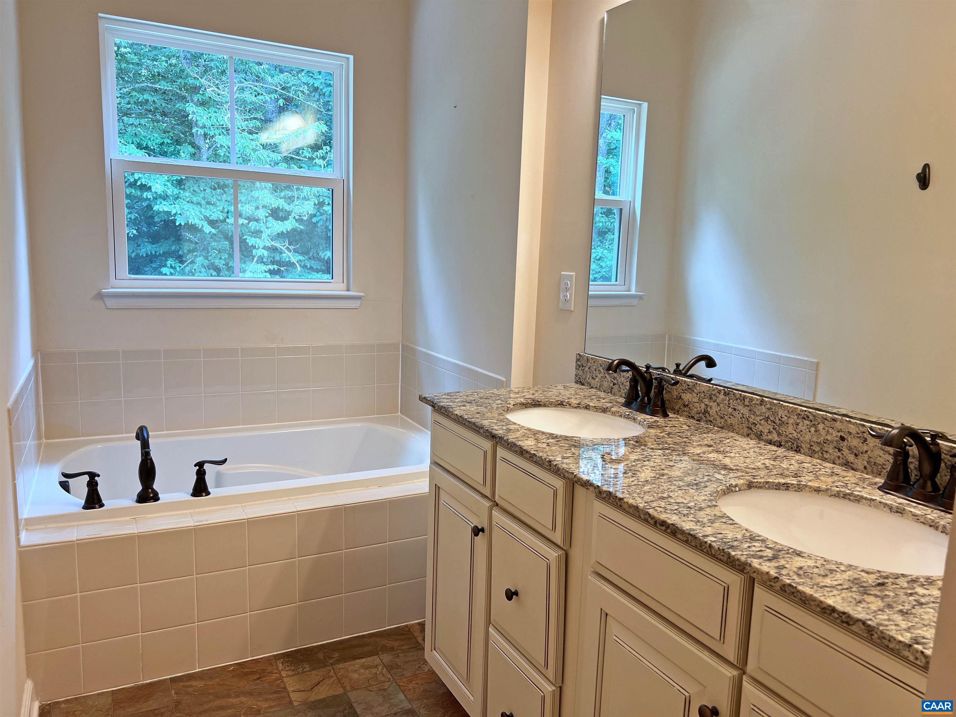 2056 BETHPAGE CT