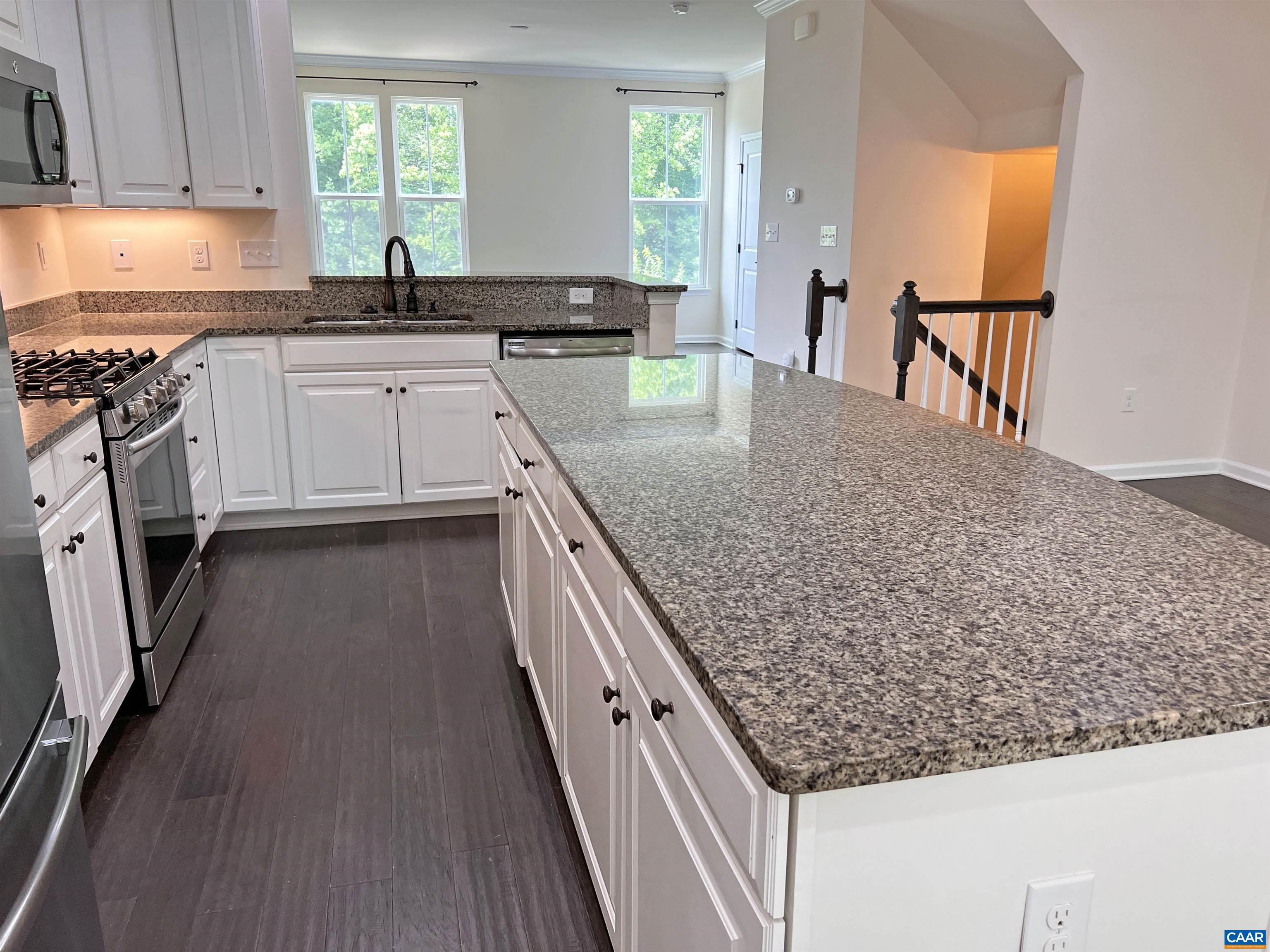 2056 BETHPAGE CT