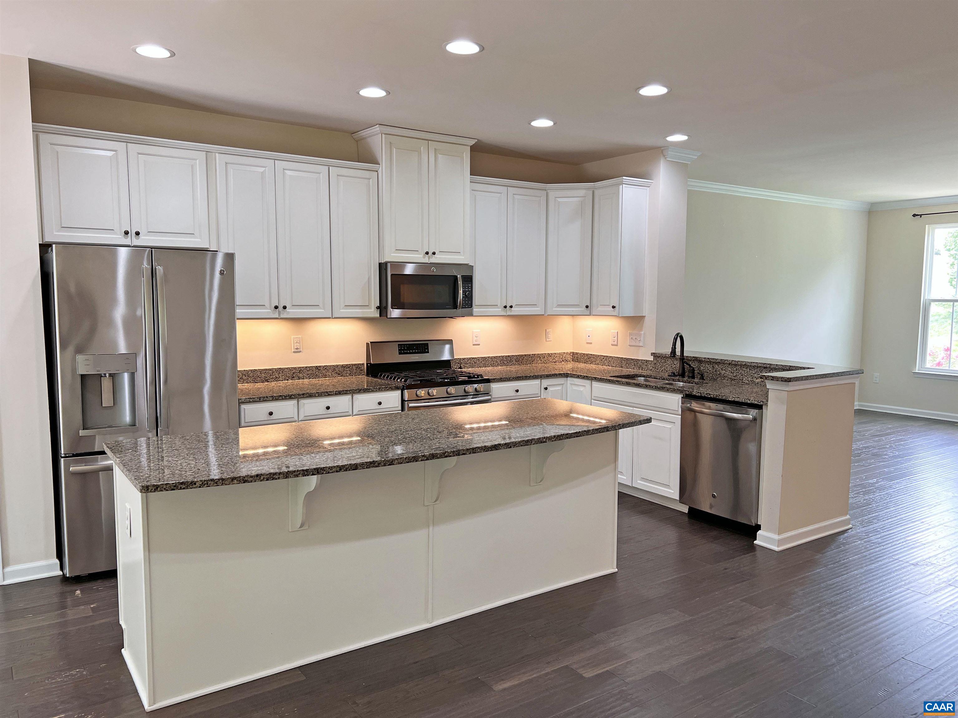 2056 BETHPAGE CT