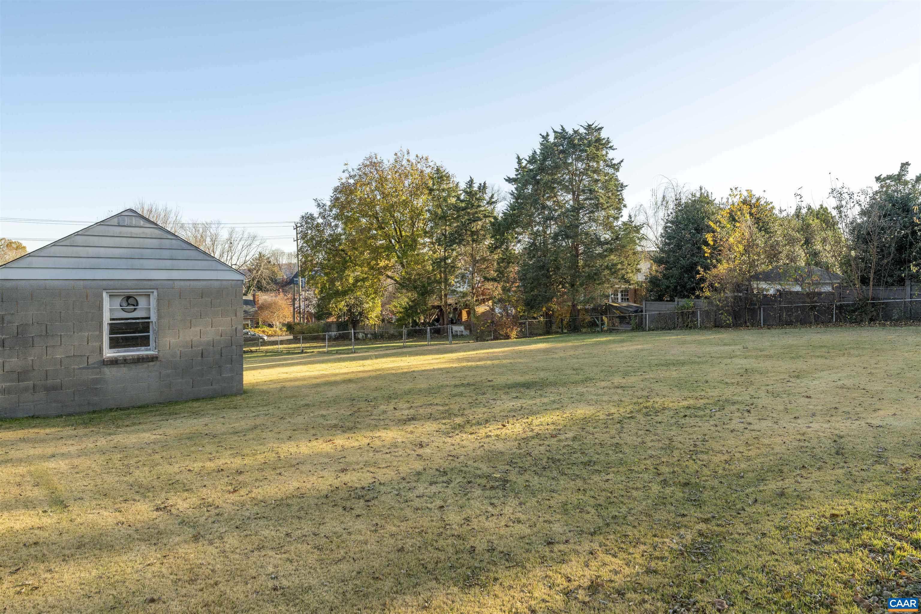 1007 SAINT CLAIR AVE