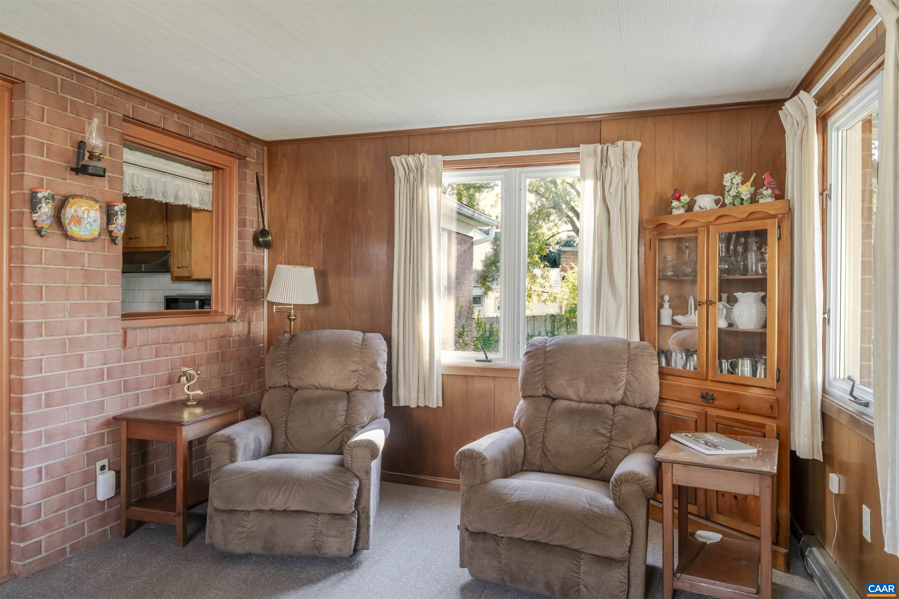 1007 SAINT CLAIR AVE