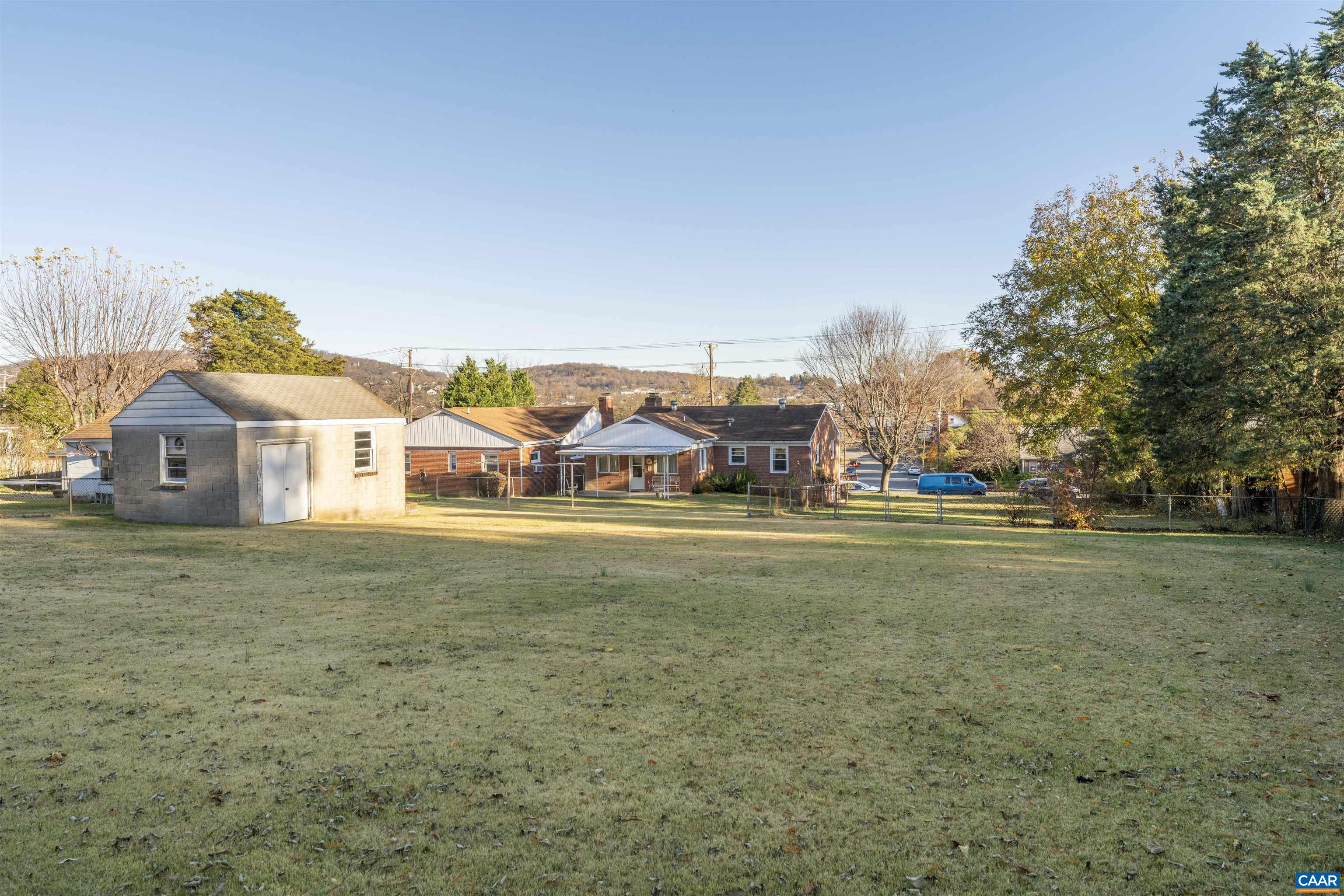 1007 SAINT CLAIR AVE