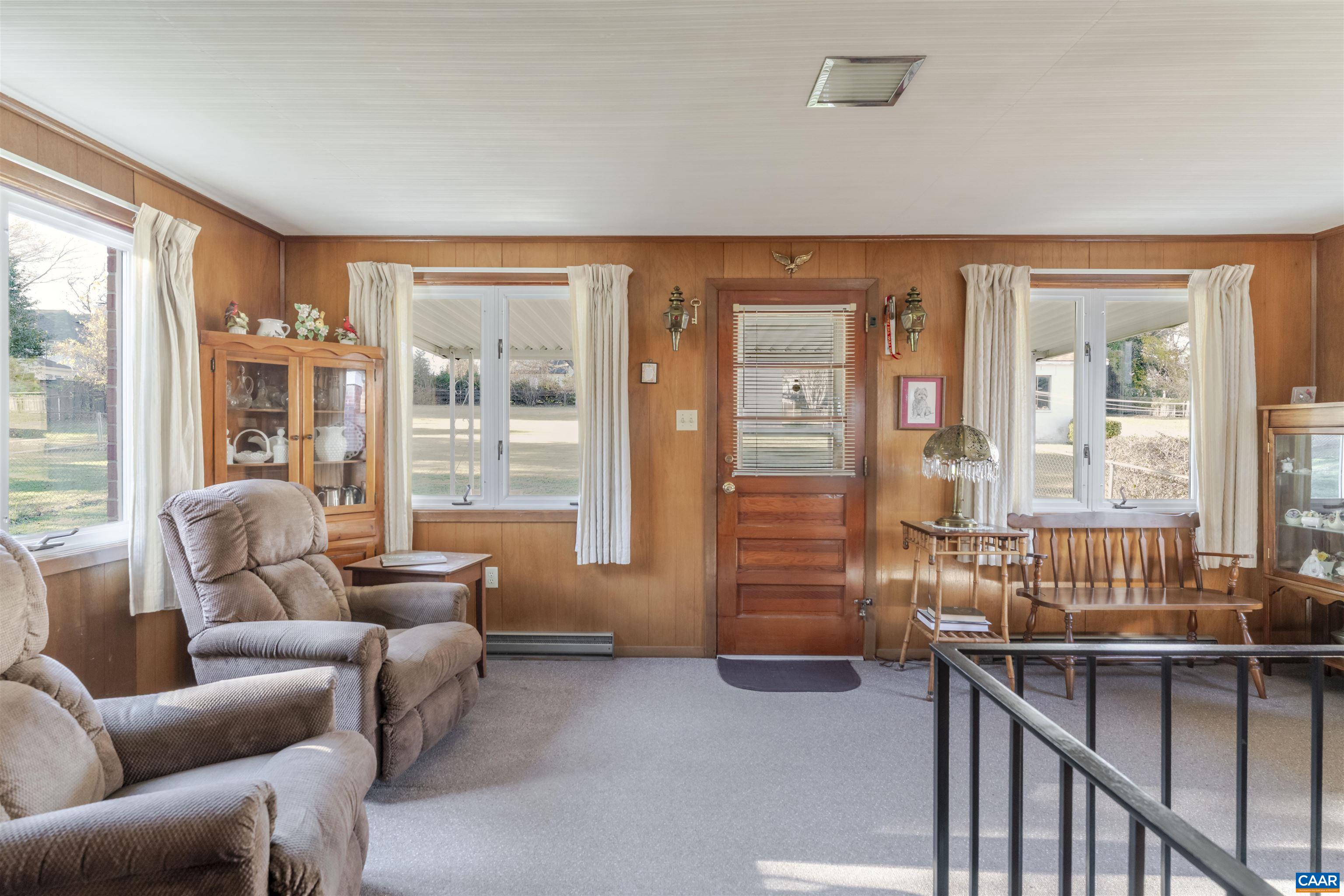 1007 SAINT CLAIR AVE