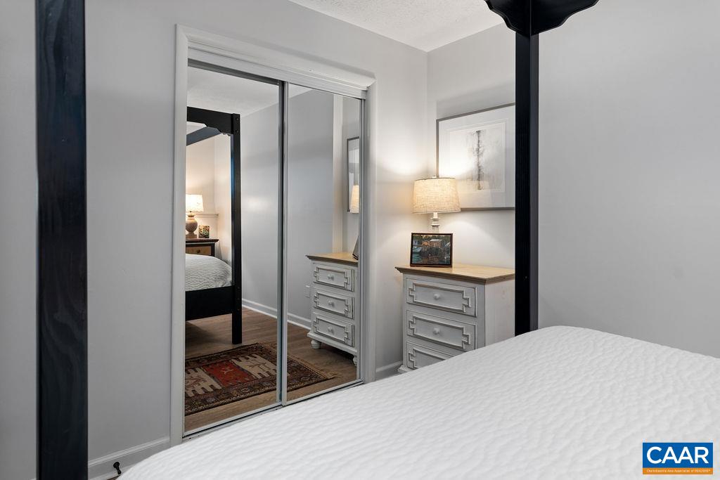 800 LAURELWOOD CONDOS