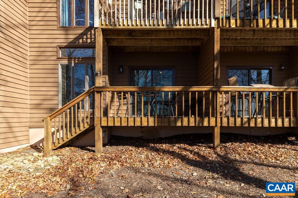 800 LAURELWOOD CONDOS