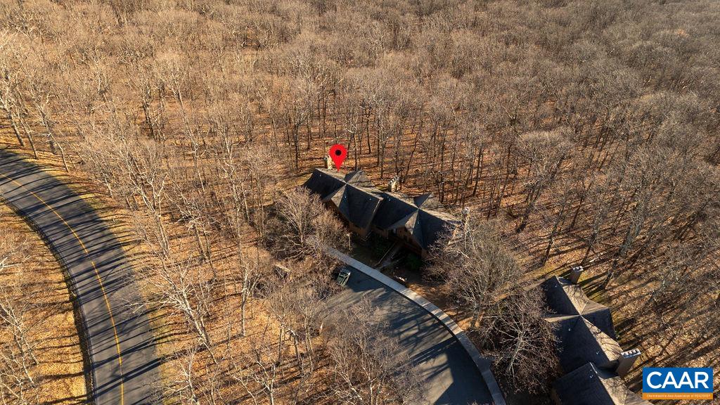 800 LAURELWOOD CONDOS