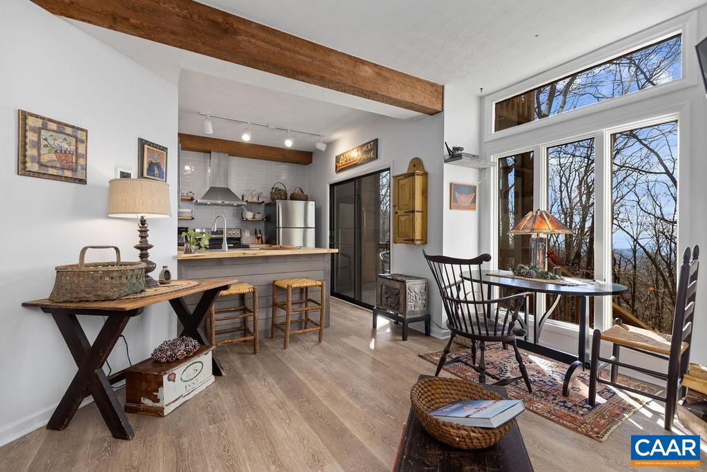 800 LAURELWOOD CONDOS