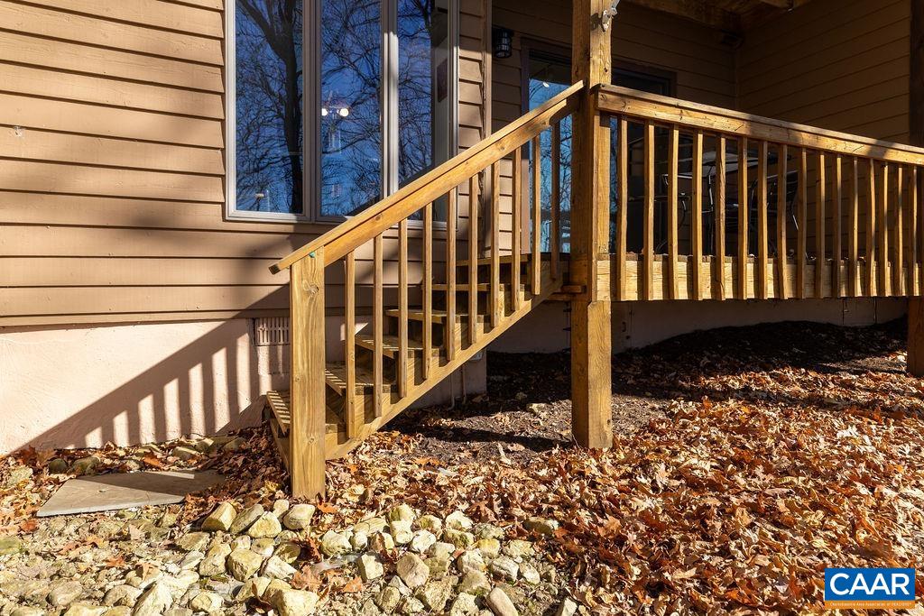 800 LAURELWOOD CONDOS