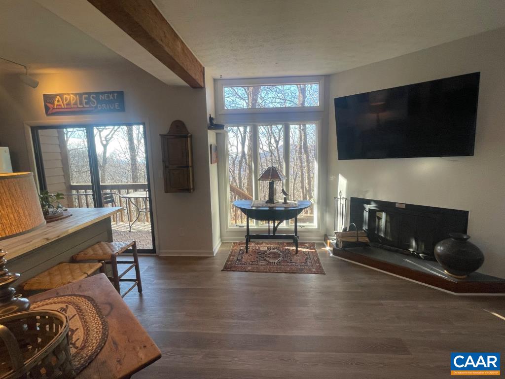 800 LAURELWOOD CONDOS