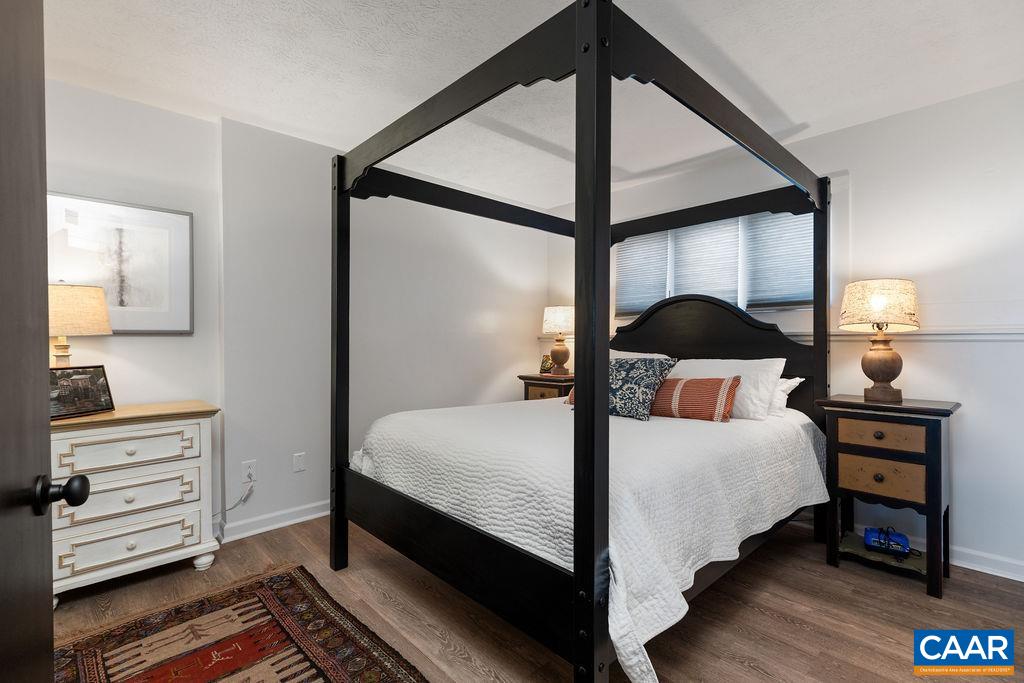 800 LAURELWOOD CONDOS