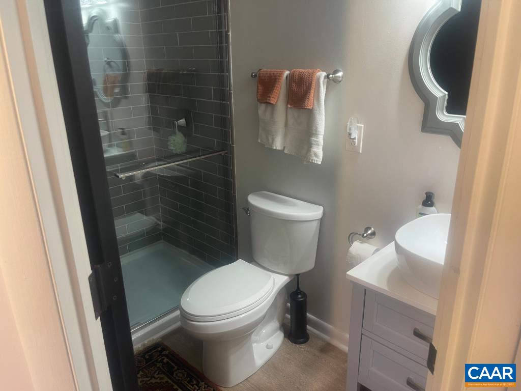 800 LAURELWOOD CONDOS