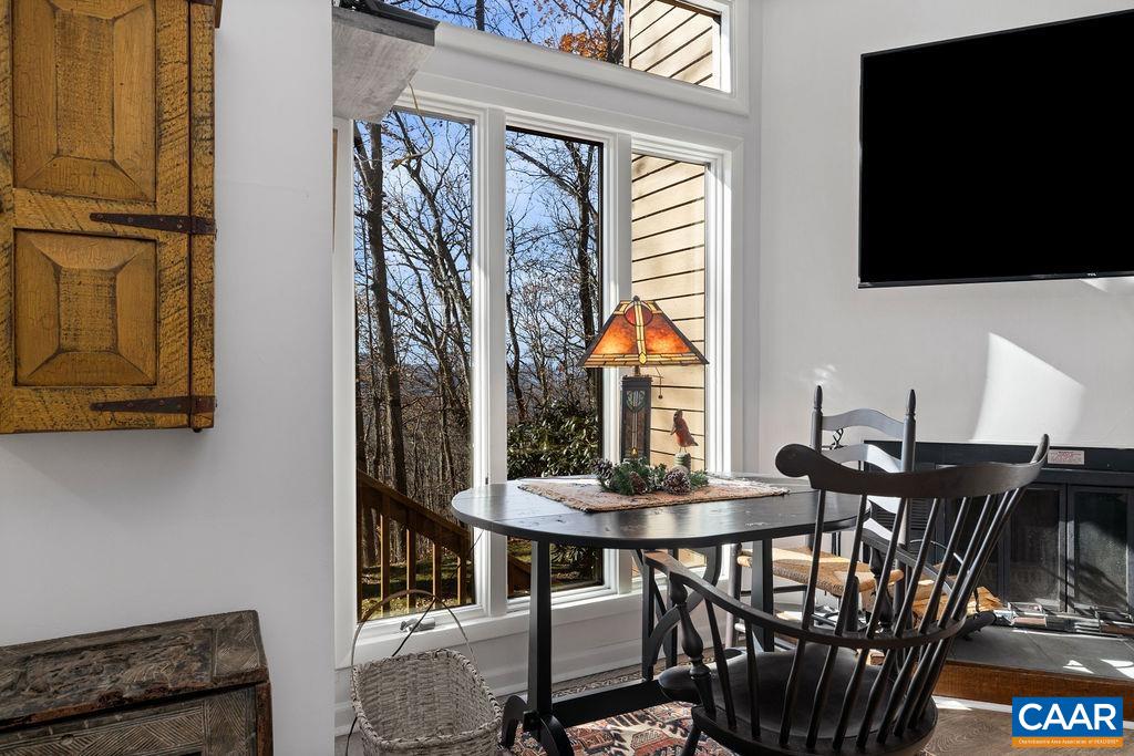 800 LAURELWOOD CONDOS