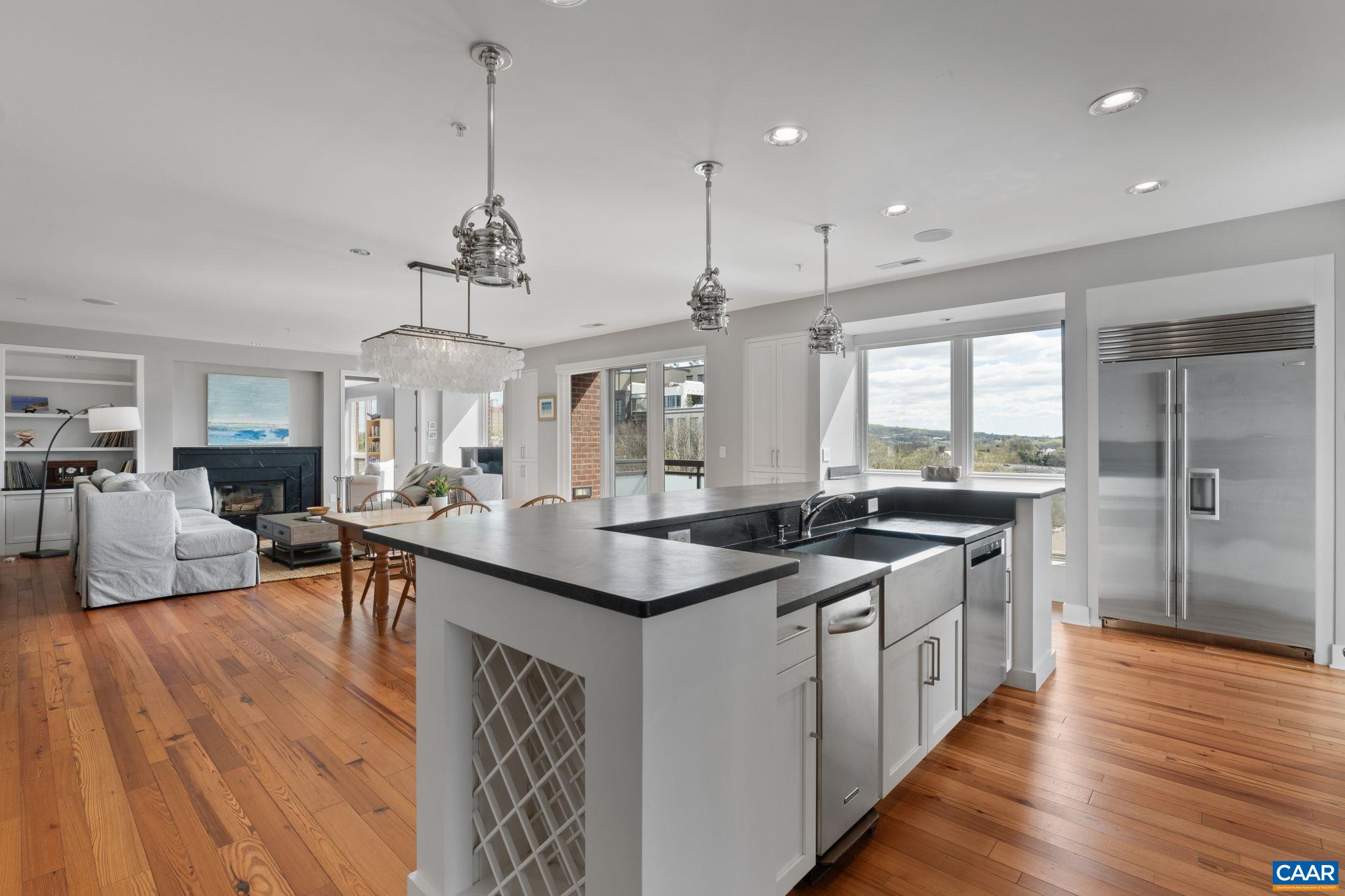 200 GARRETT ST Unit: 612