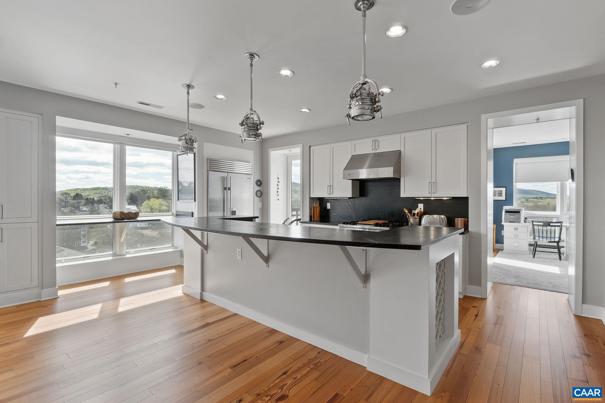 200 GARRETT ST Unit: 612