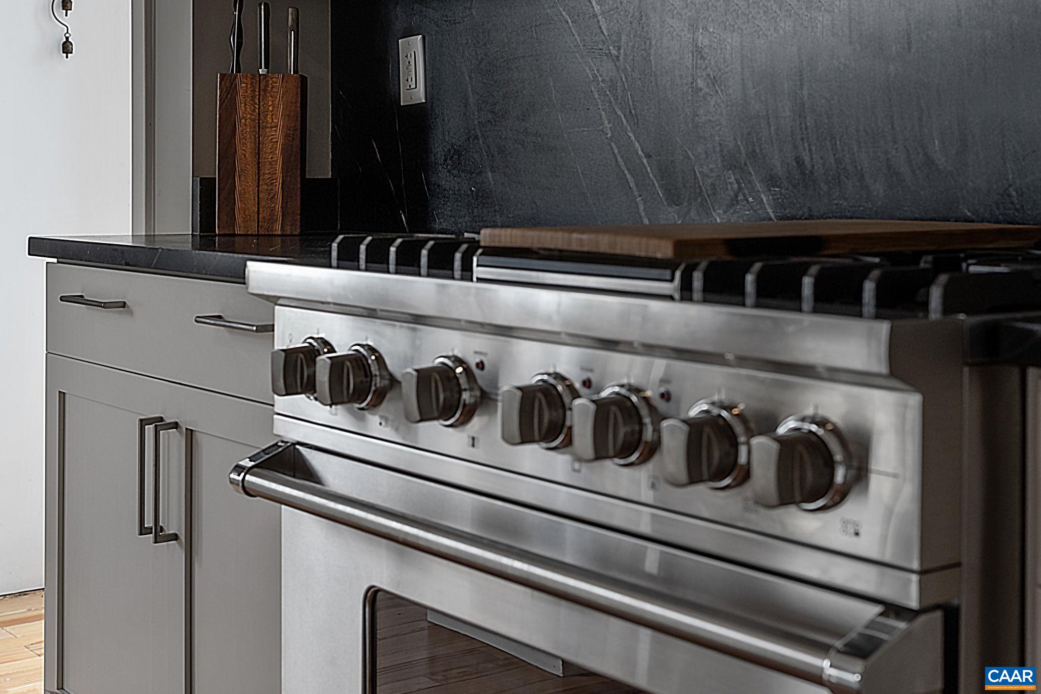 200 GARRETT ST Unit: 612