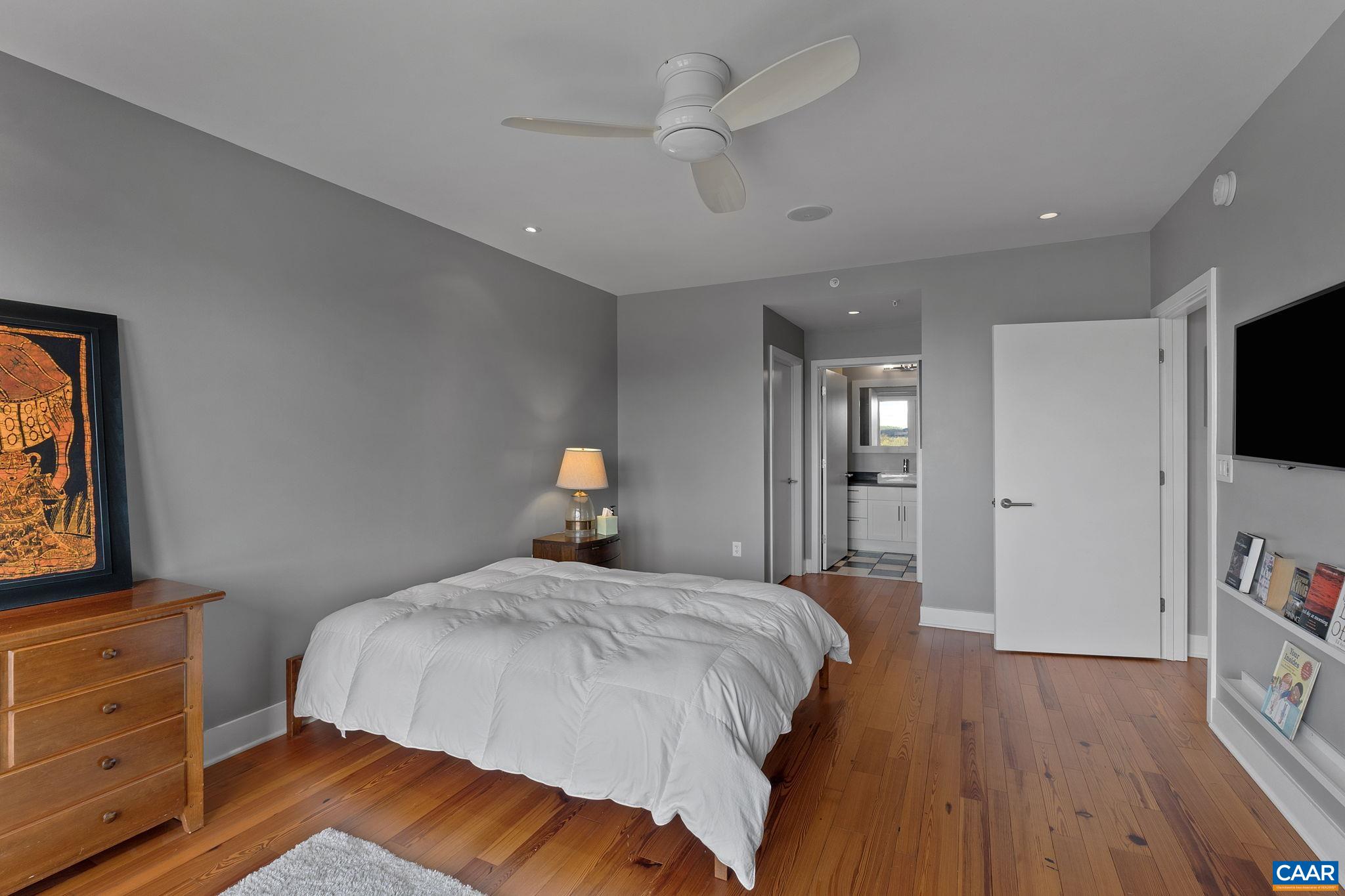 200 GARRETT ST Unit: 612