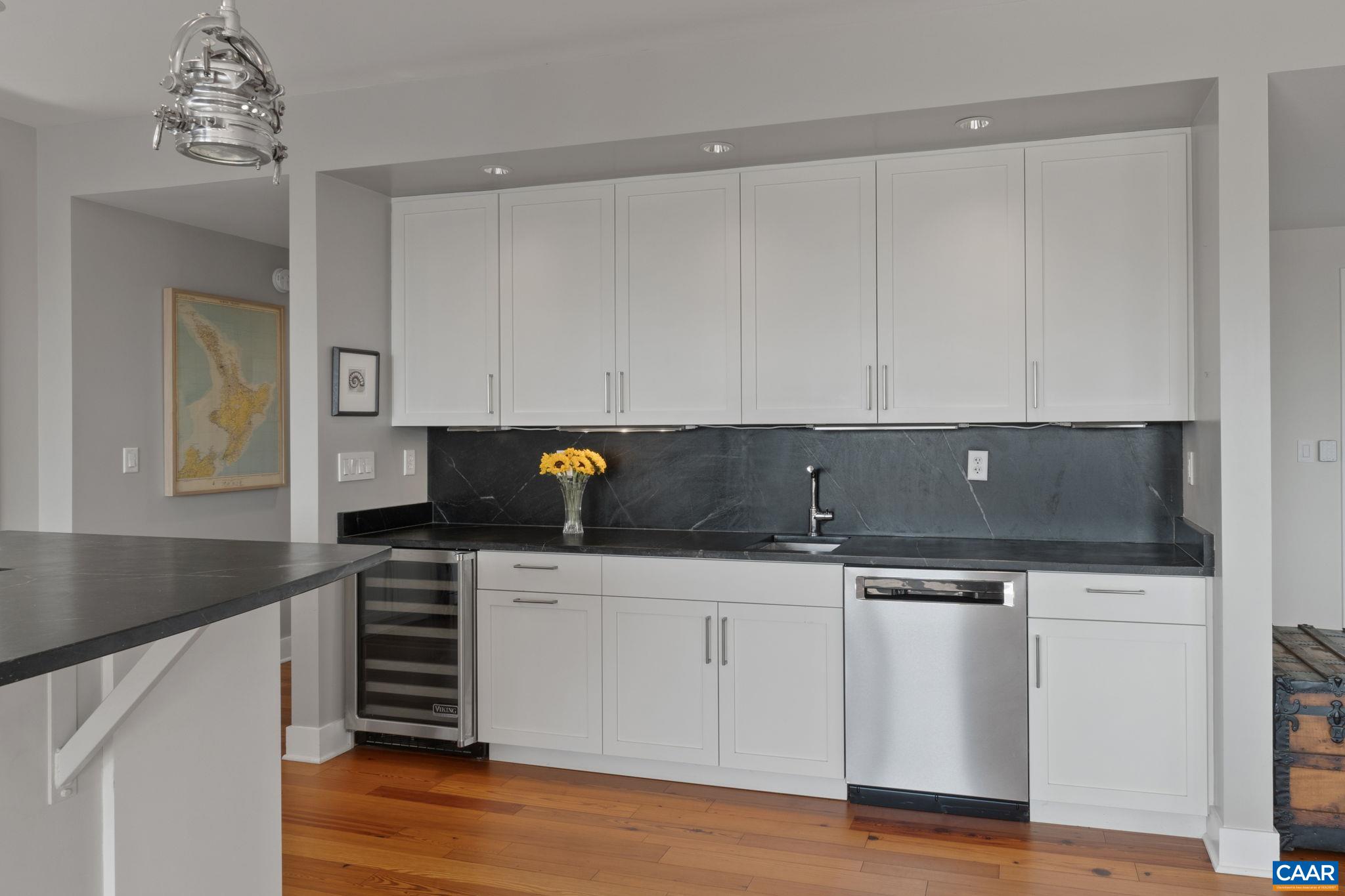 200 GARRETT ST Unit: 612