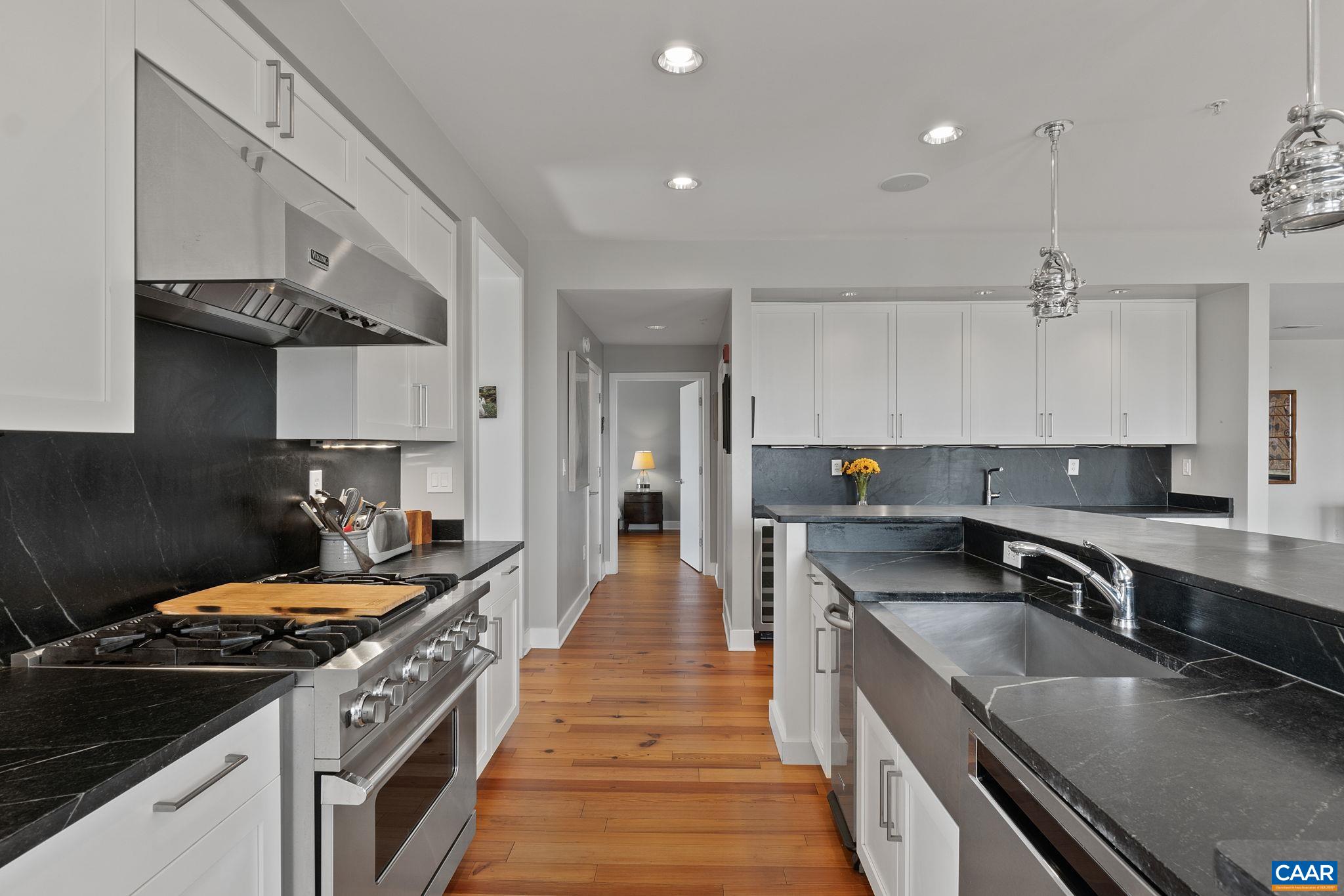 200 GARRETT ST Unit: 612