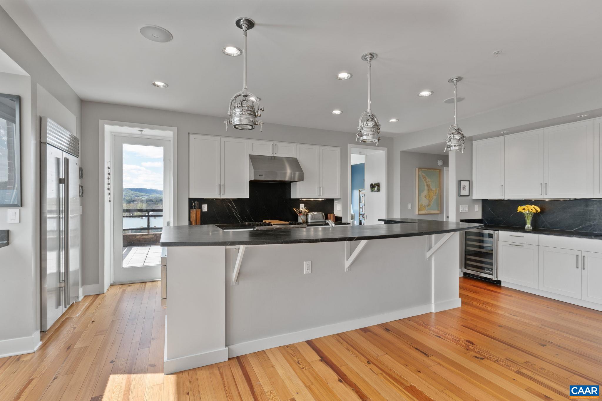 200 GARRETT ST Unit: 612