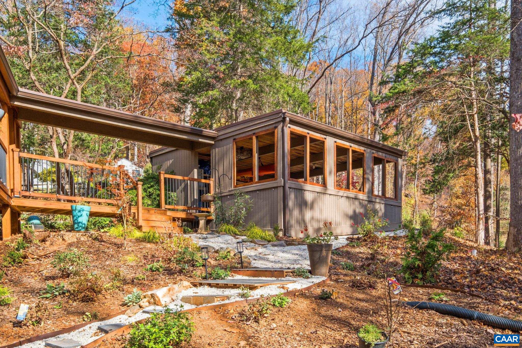 247 BLUE ROCK RDG