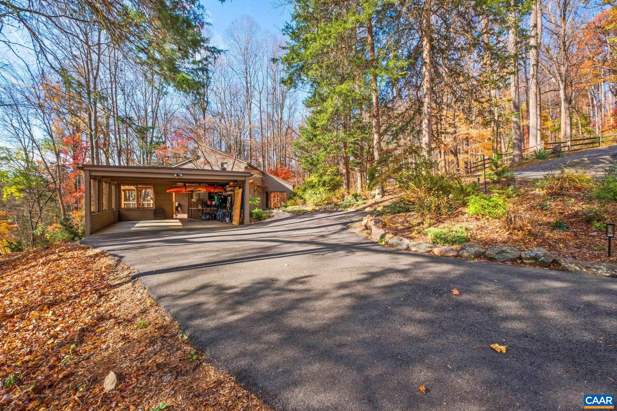 247 BLUE ROCK RDG
