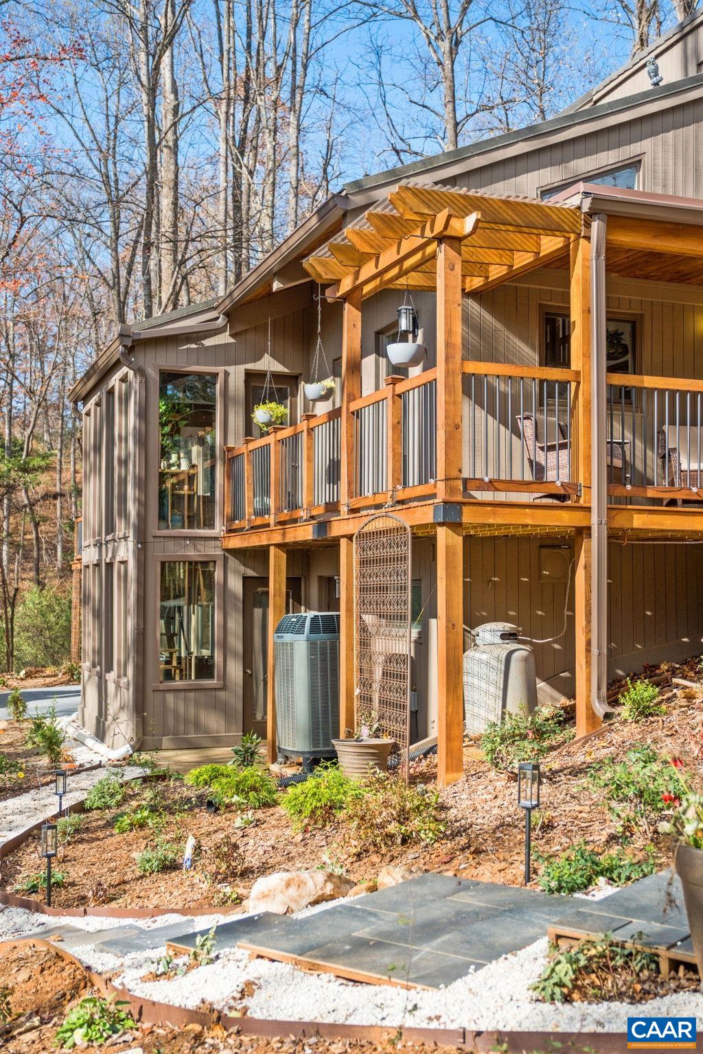 247 BLUE ROCK RDG