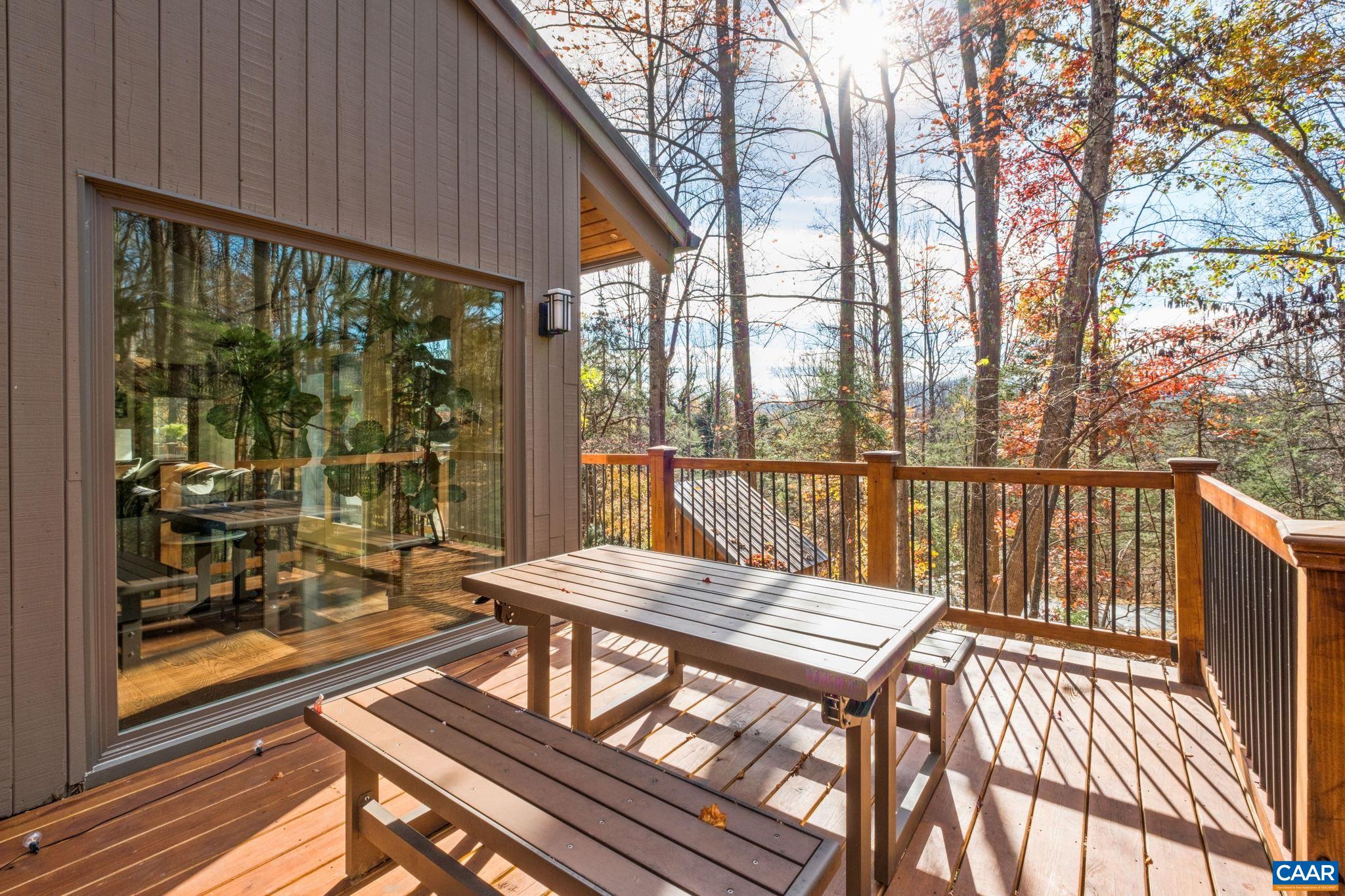 247 BLUE ROCK RDG
