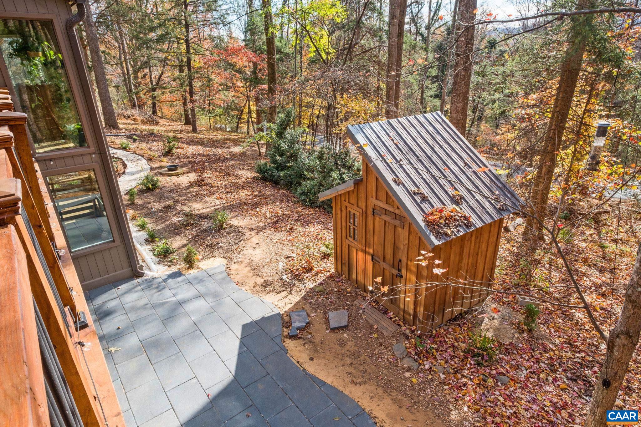 247 BLUE ROCK RDG