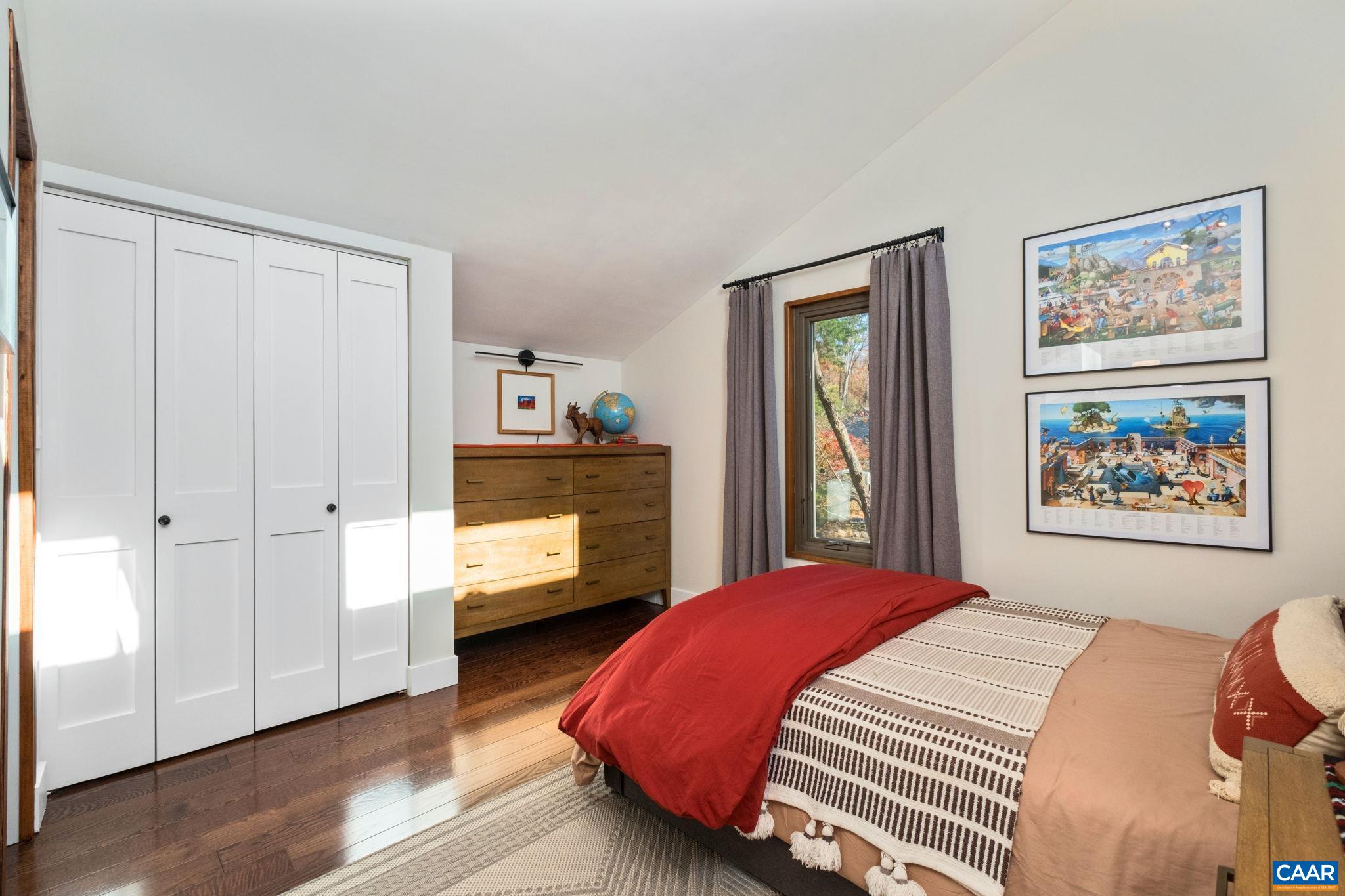 247 BLUE ROCK RDG
