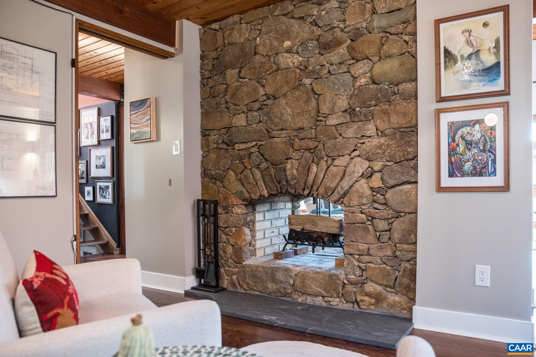 247 BLUE ROCK RDG